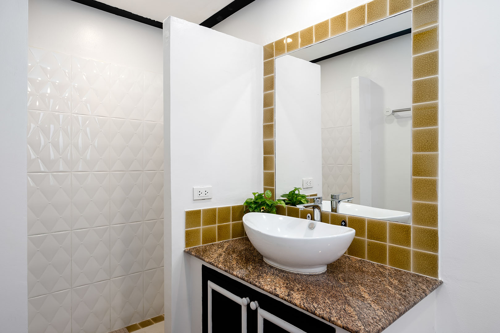 Substantial 9 Bedroom Seaview Pool Villa in Bang Makham for sale