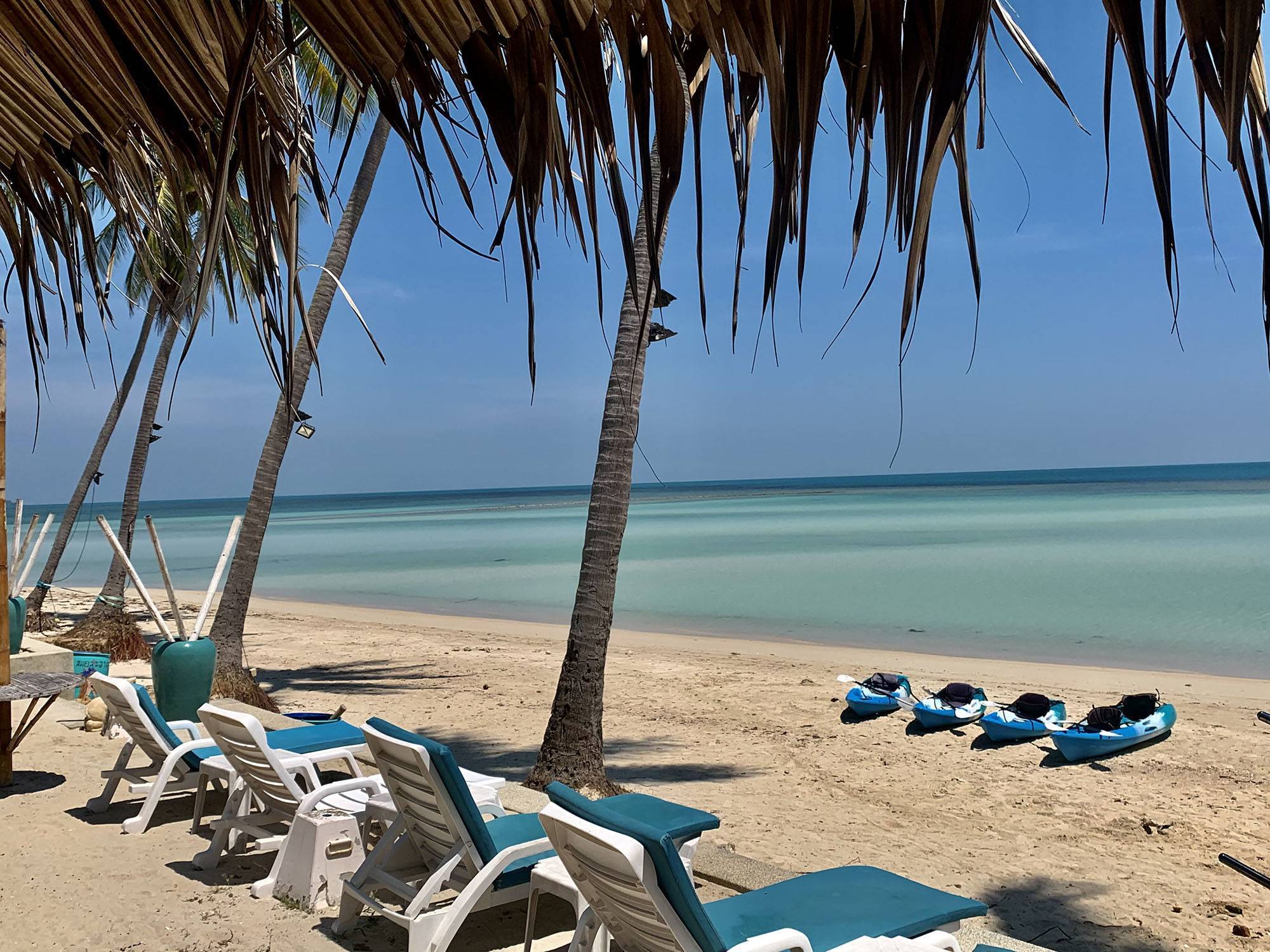 (SOLD) Tropical 4-bedroom beachside villa for sale in Hua Thanon