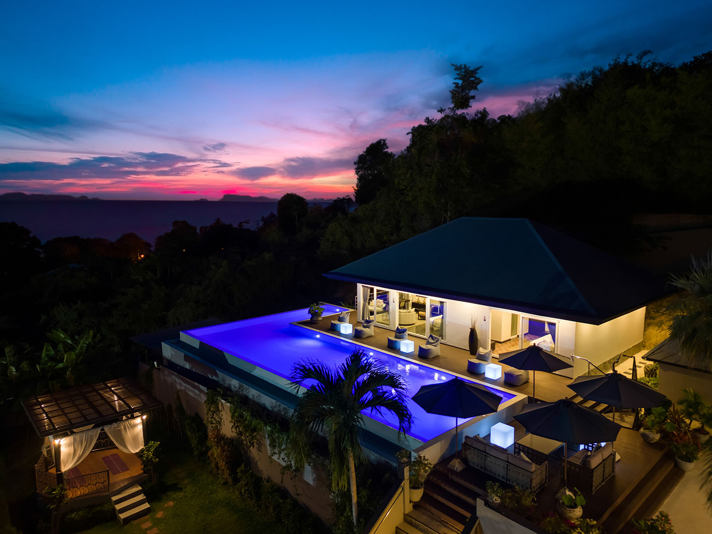 Substantial 9 Bedroom Seaview Pool Villa in Bang Makham for sale