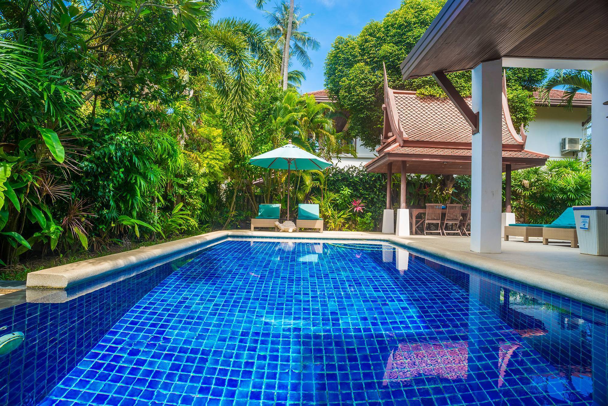 (SOLD) Tropical 4-bedroom beachside villa for sale in Hua Thanon
