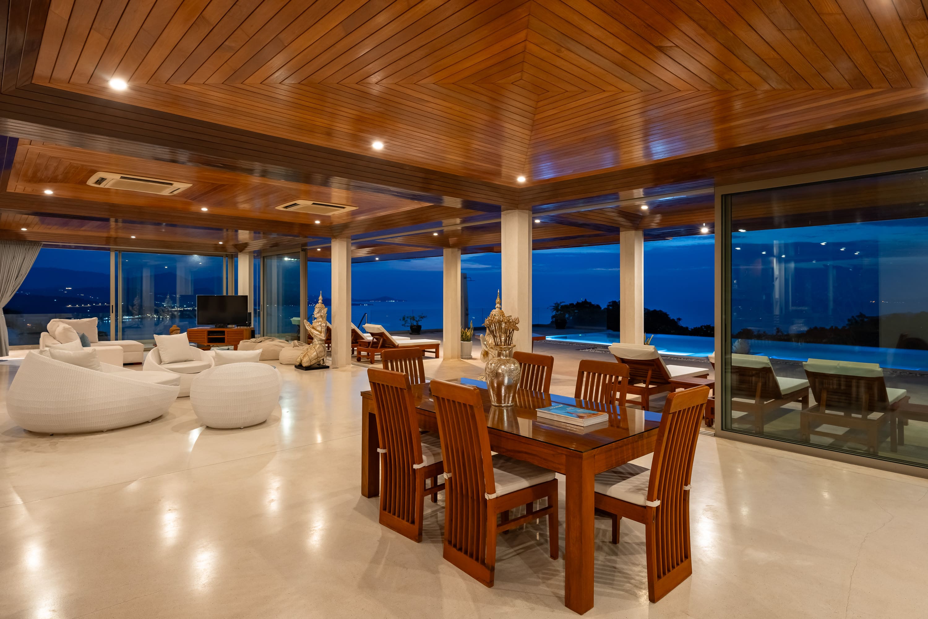 (PRICE REDUCED!) Hilltop Villa with 360-Degree View – 5 Bedroom Villa with Renovation Potential in Plai Laem for Sale