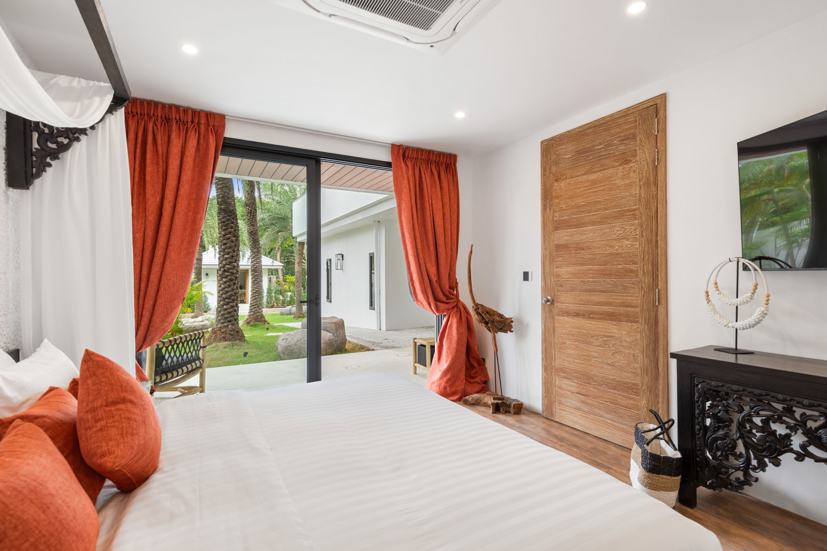 Villa Riverside – Luxury 5 Bedroom Balinese Tropical Retreat in Maenam for sale: Villa Riverside – Luxury 5 Bedroom Balinese Tropical Retreat in Maenam for sale