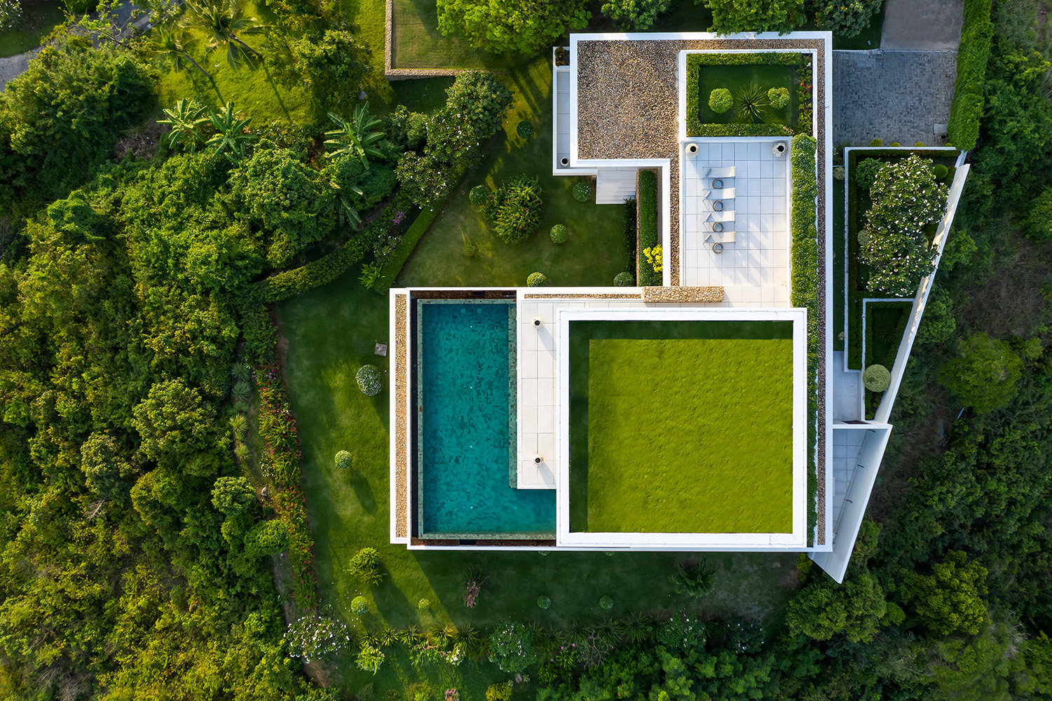 The Finest 5 Bedroom Seaview Pool Villa in Samujana for sale