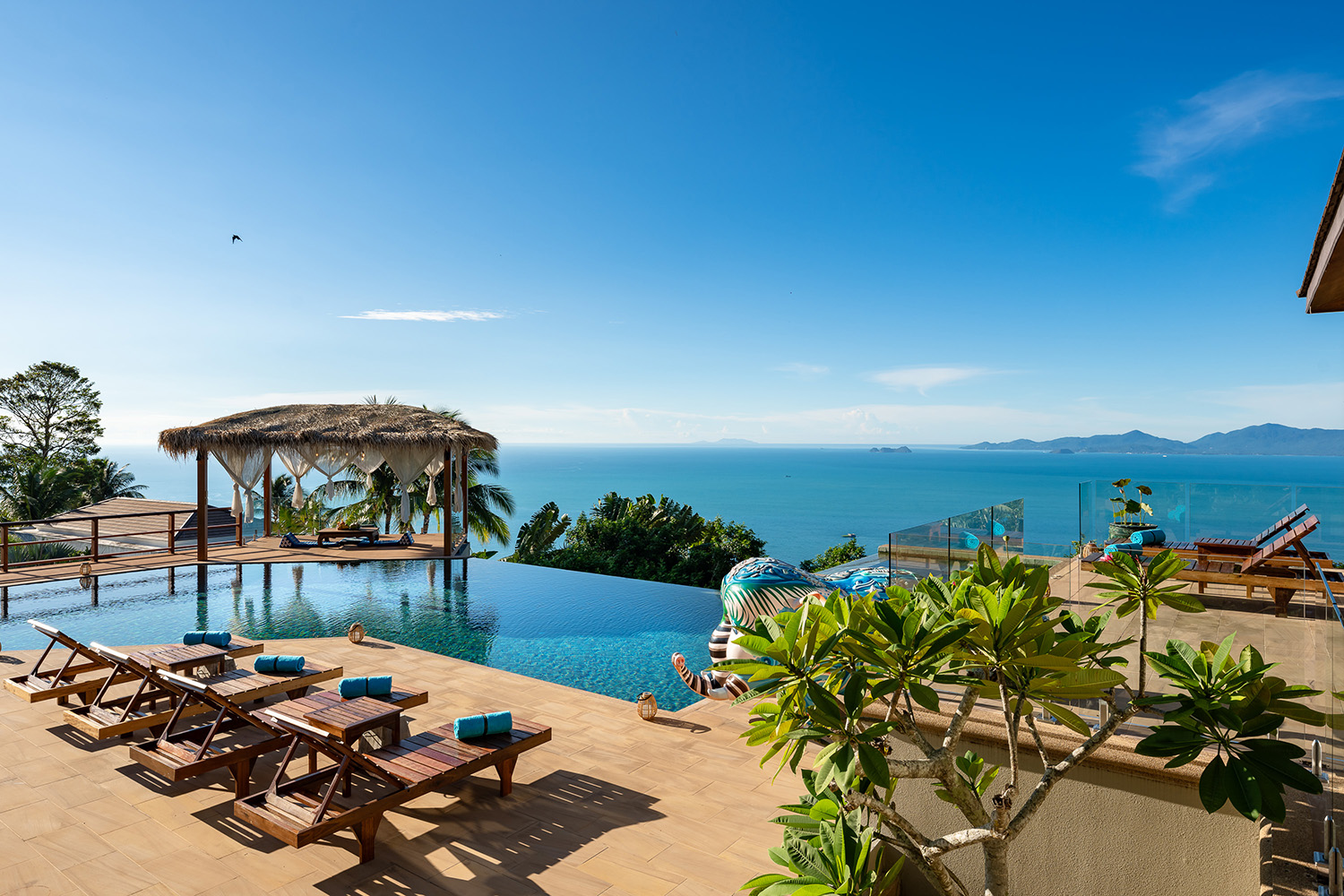 Baan Faa Sai – Renovated 5 Bedroom Seaview Pool Villa in Bangpor for Sale