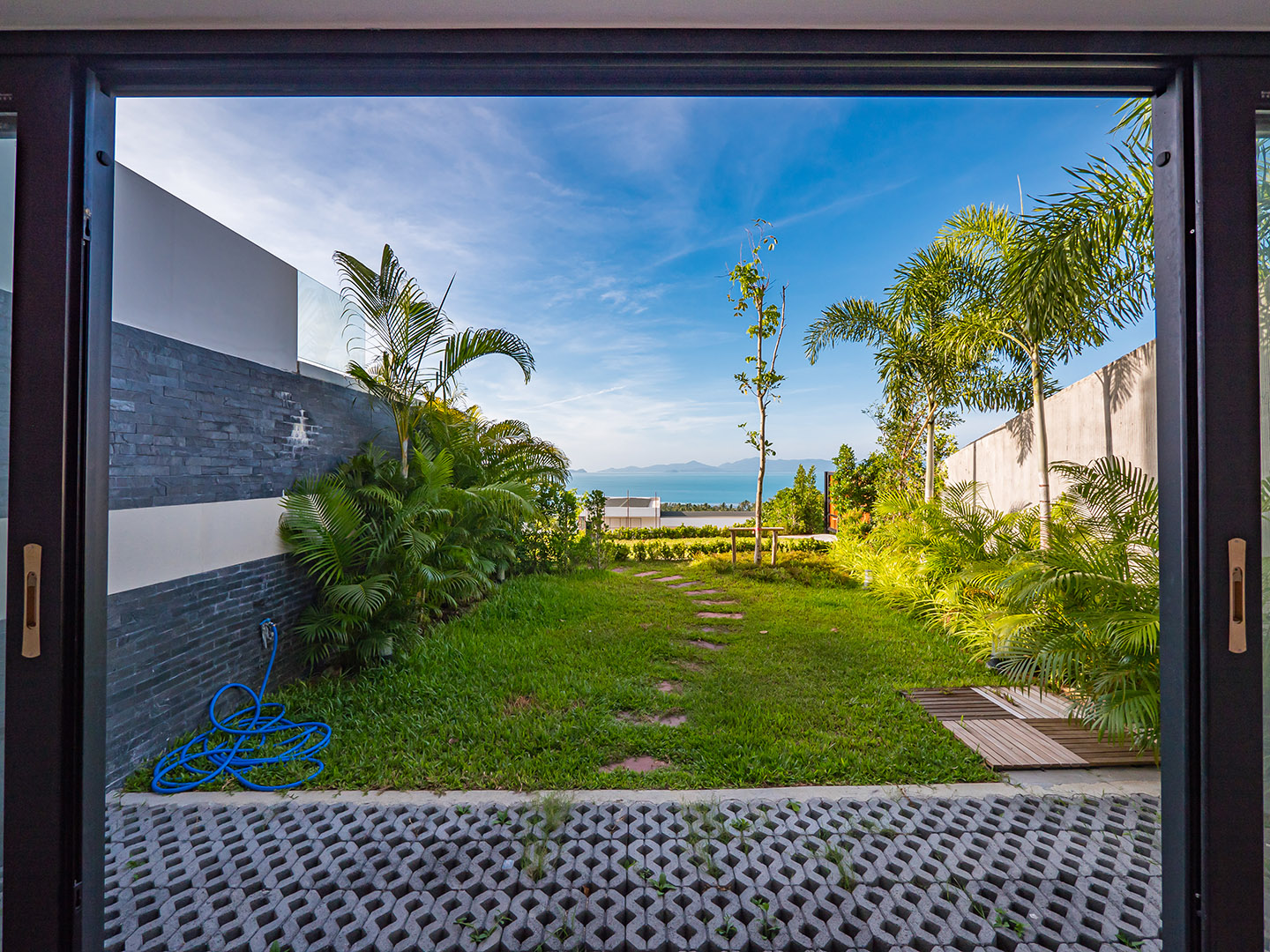 (PRICE REDUCED!) Darika Residence B5 - Dazzling 4 Bedroom Seaview Pool Villa in Bang Por for sale