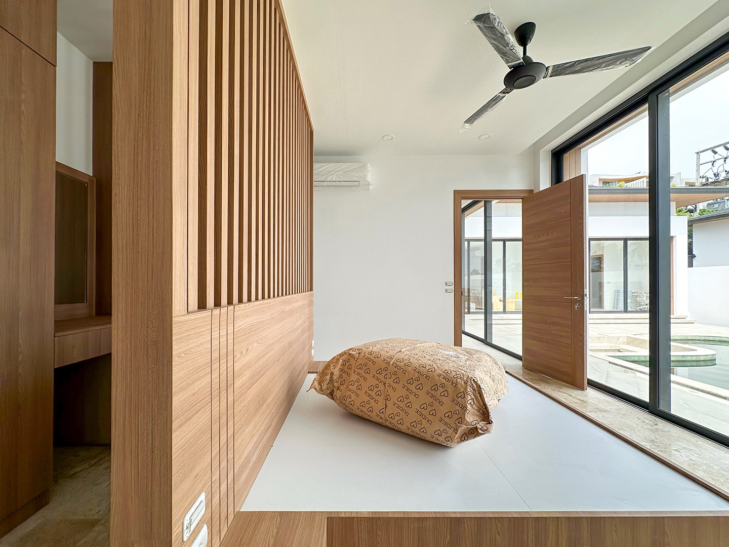 Samui Grand Park Hill – Last Unit 3 Bedroom Garden Villa in Maenam for sale