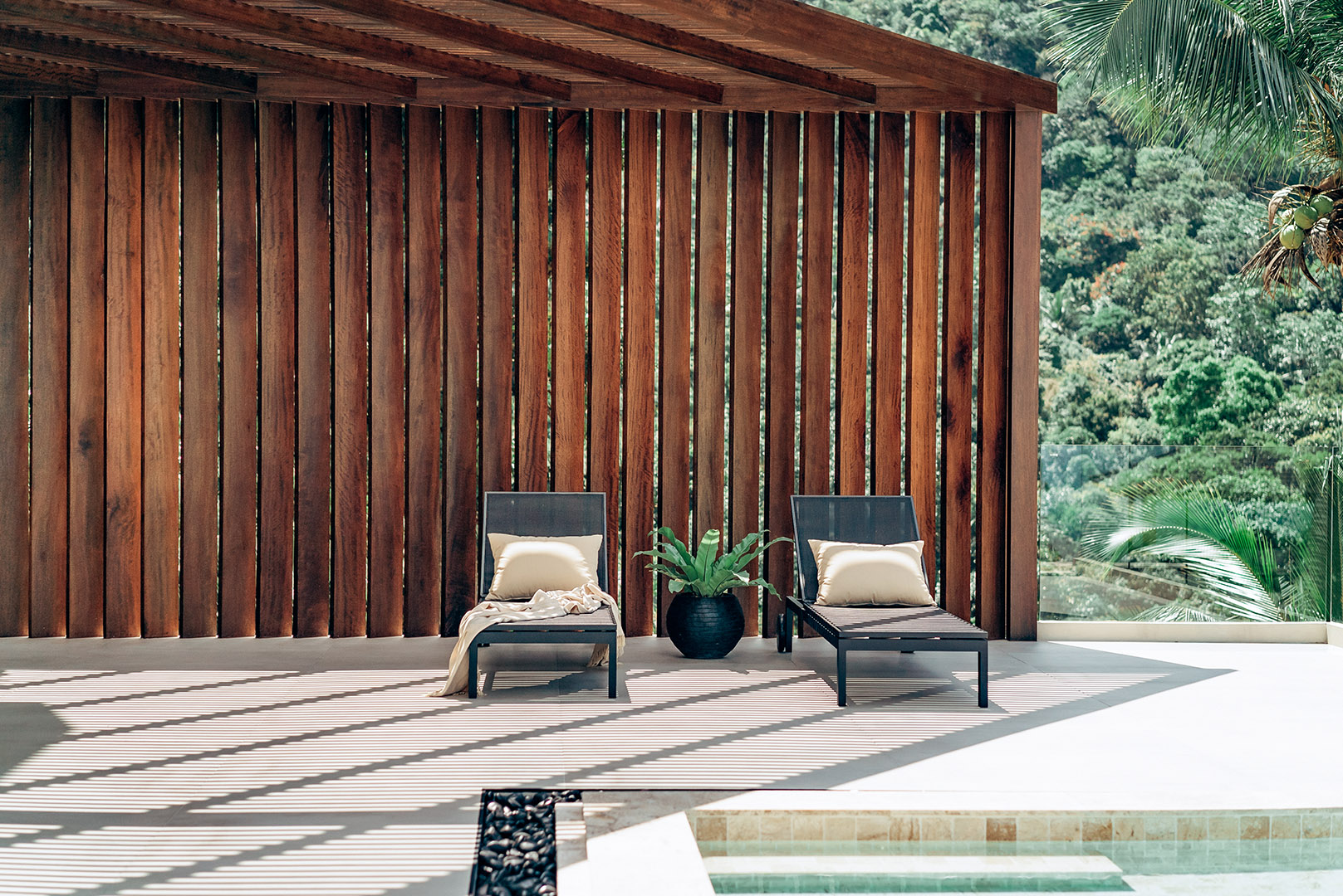 Istani Villas – Award Winning Mediterranean 4+1 Bedroom Seaview Villa in Chaweng 