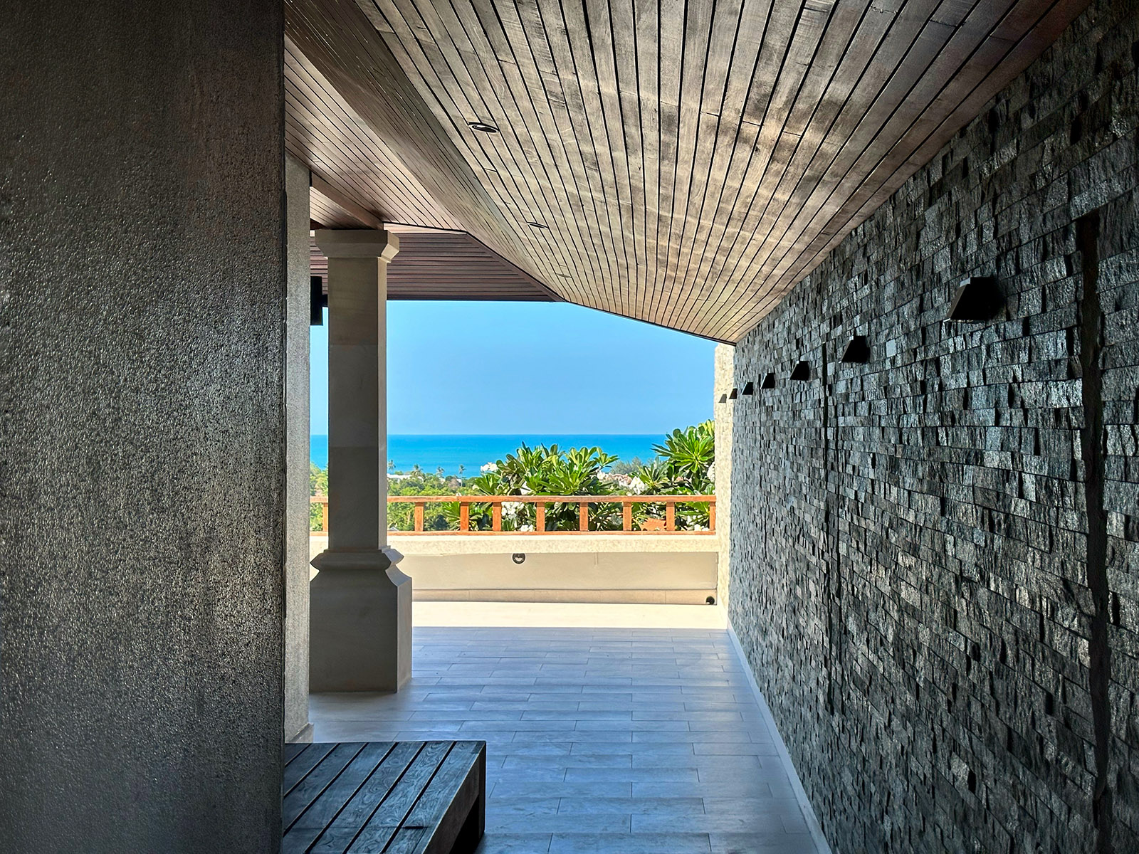 (PRICE REDUCED!) Contemporary 4 Bedroom Seaview Villa in Plai Laem for sale