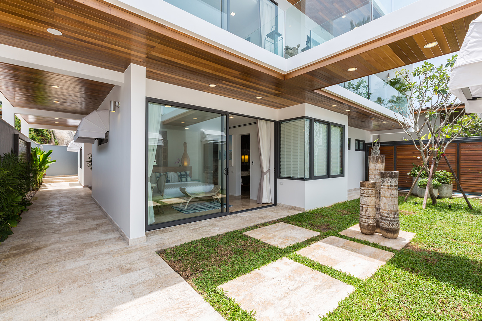 (SOLD) Villa Suma by Pavana – Luxurious 7 Bedroom Beachfront Villa in Laem Sor for sale