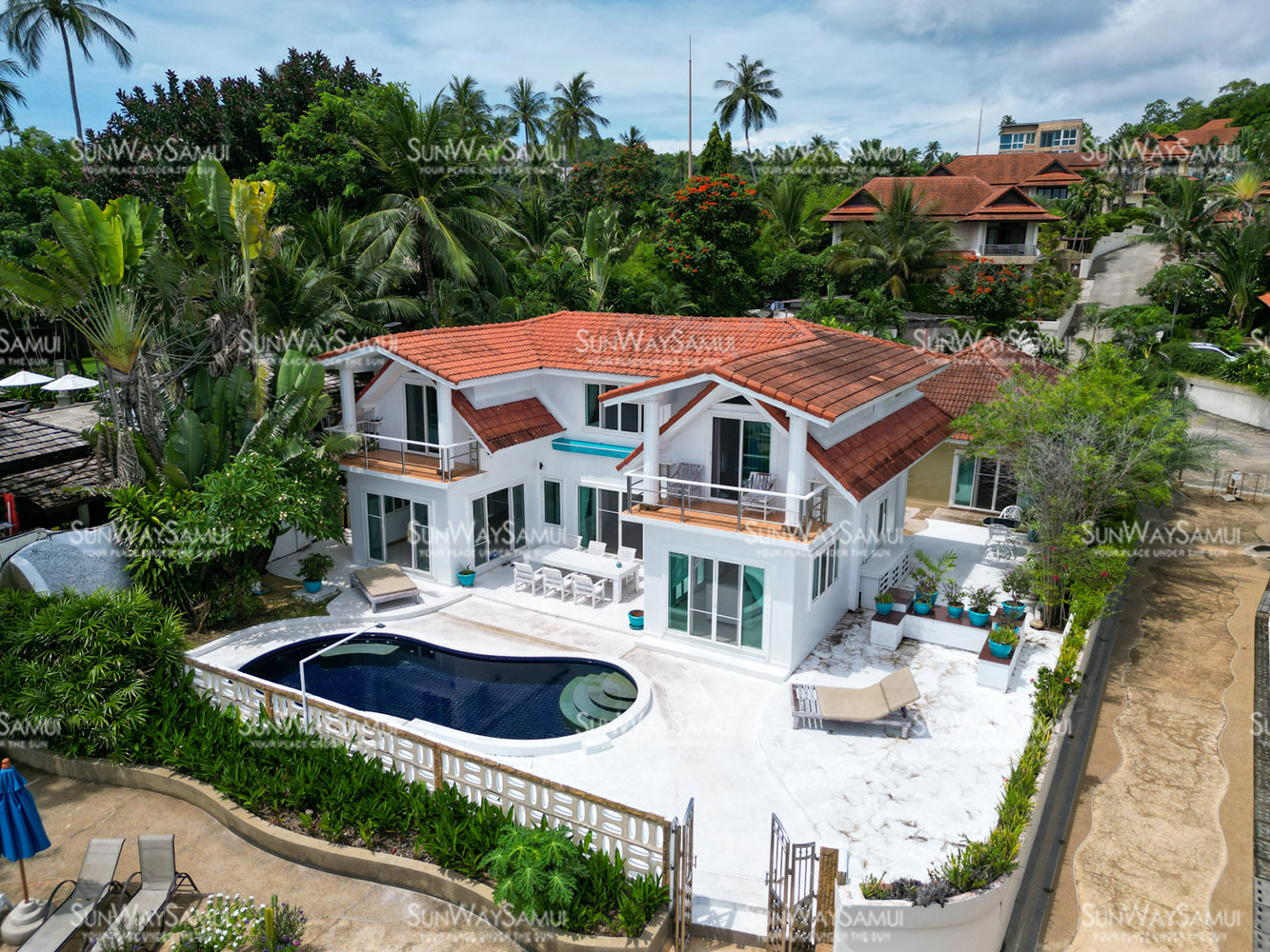 Tongson Beachfront Villa – 3 Bedroom Beachfront Villa in Tongson Bay for Sale