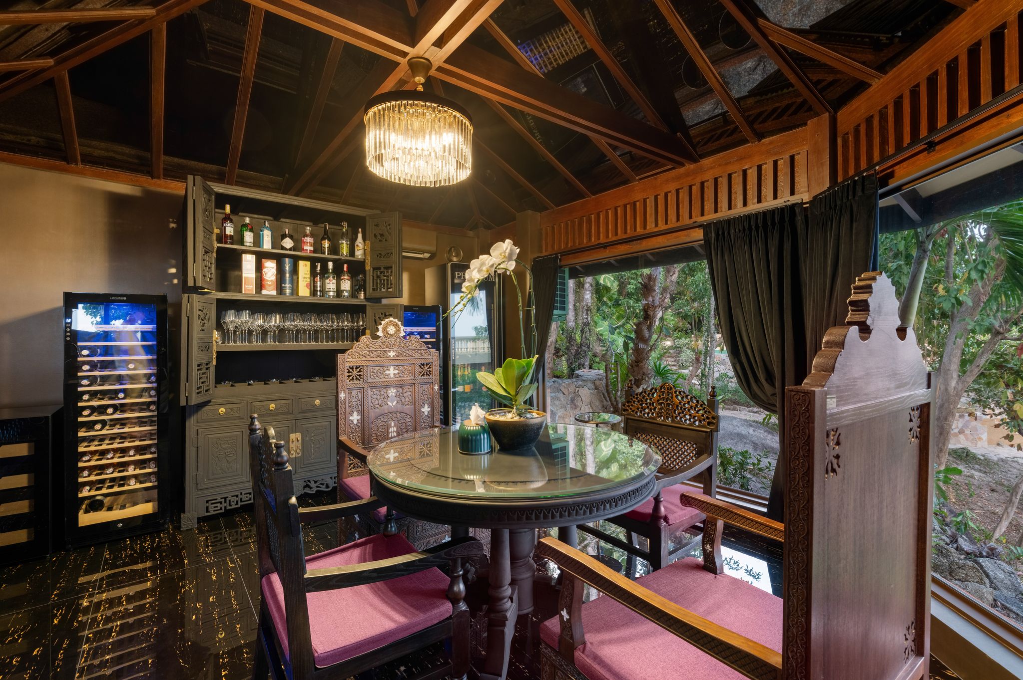 Villa Ladylagoon – Rare 8 Bedroom Beachfront villa in Laem Set for sale