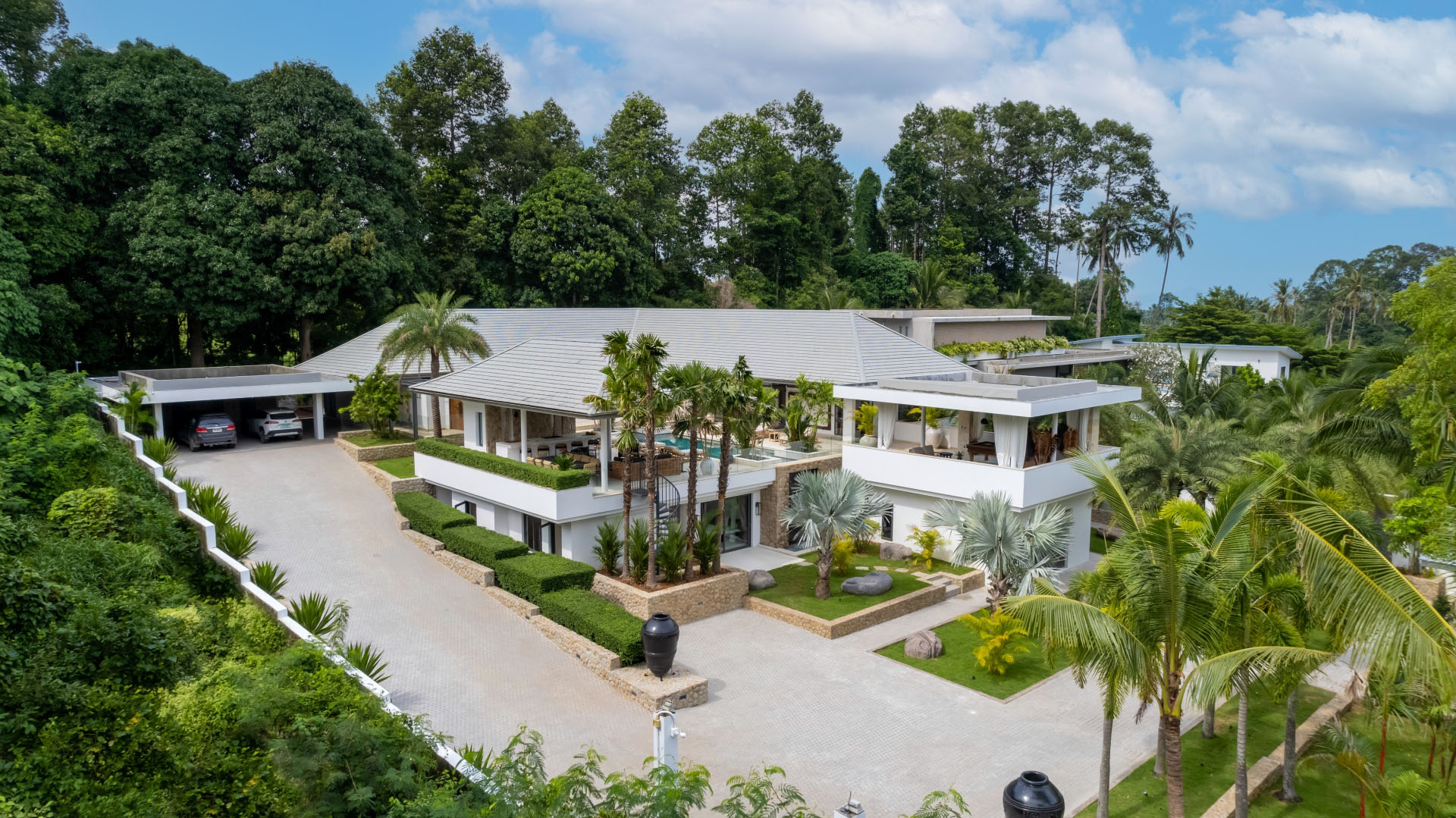 Villa Riverside – Luxury 5 Bedroom Balinese Tropical Retreat in Maenam for sale: Villa Riverside – Luxury 5 Bedroom Balinese Tropical Retreat in Maenam for sale