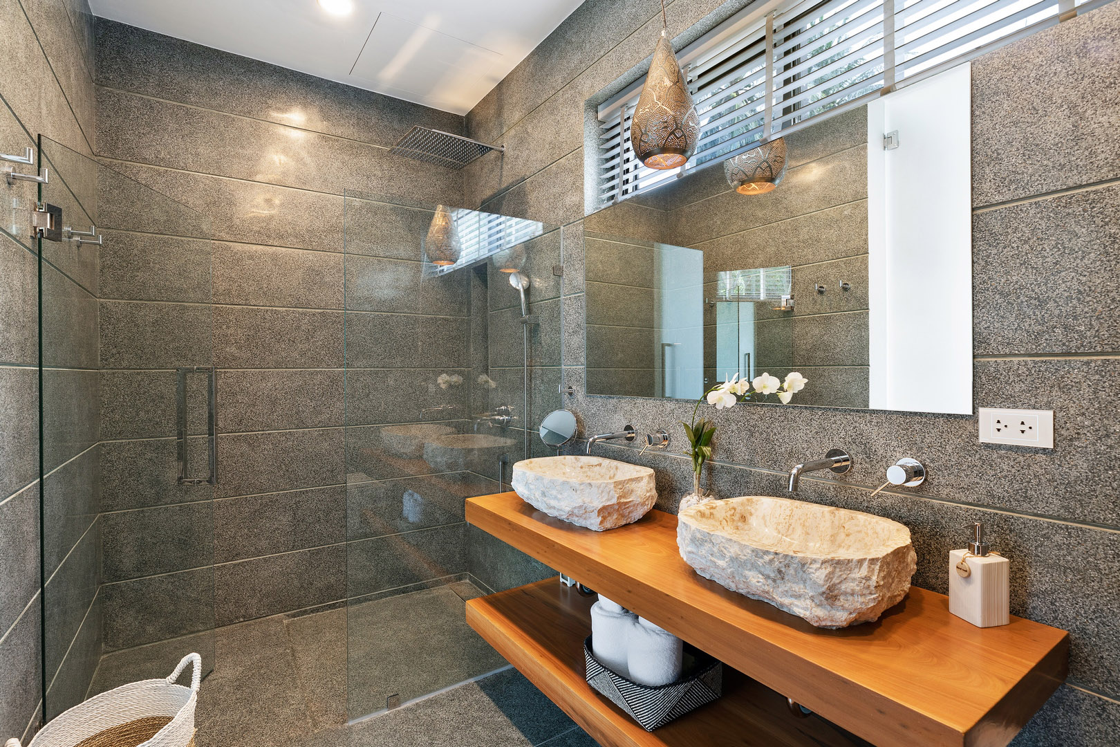 Villa Asi – Astonishing 6 Bedroom Seaview Pool Villa in Chaweng for sale