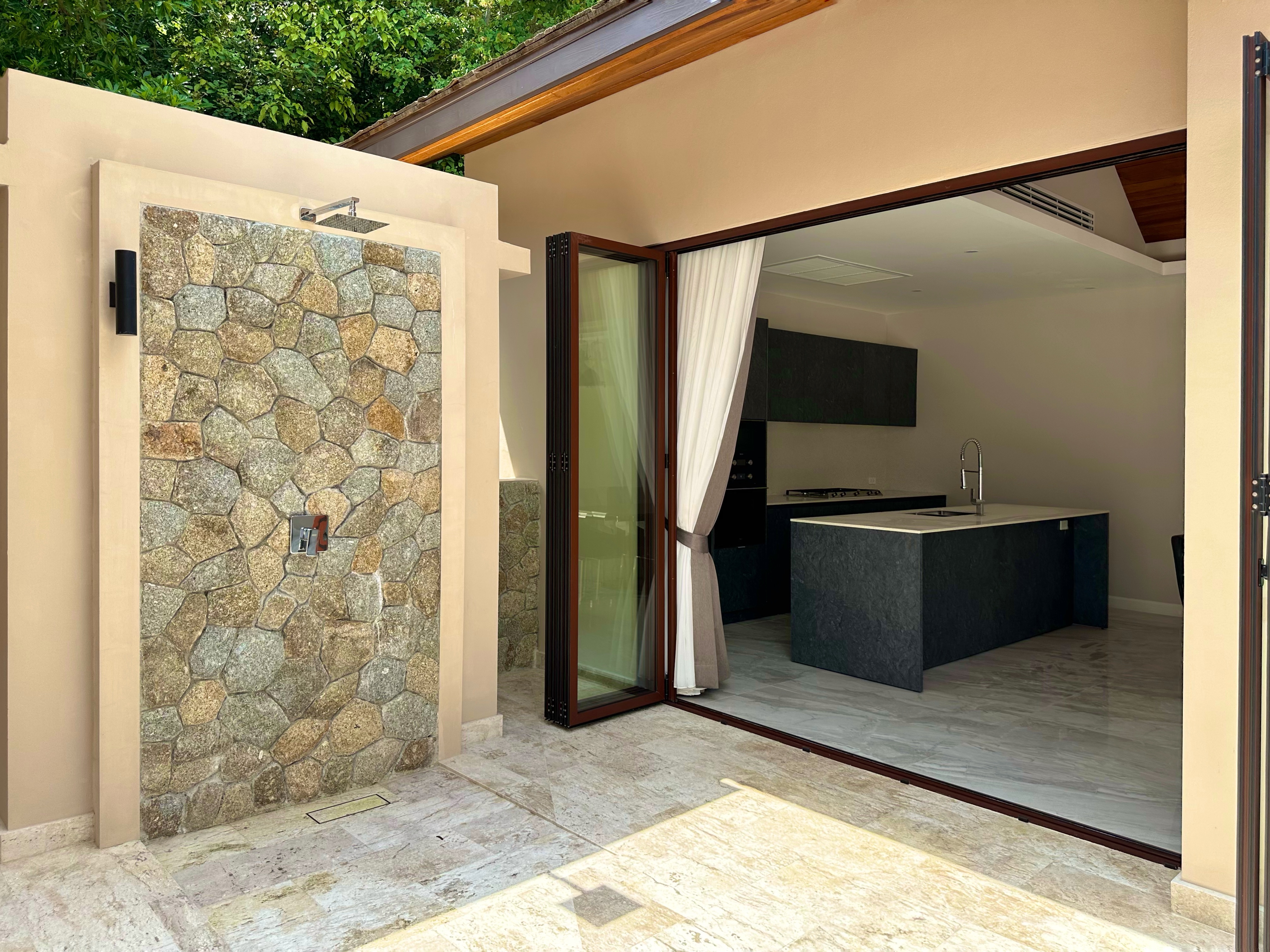 (SOLD) Villa Tujuh - Traditional Tropical 3 Bedroom Seaview Pool Villa in Chaweng Noi For Sale