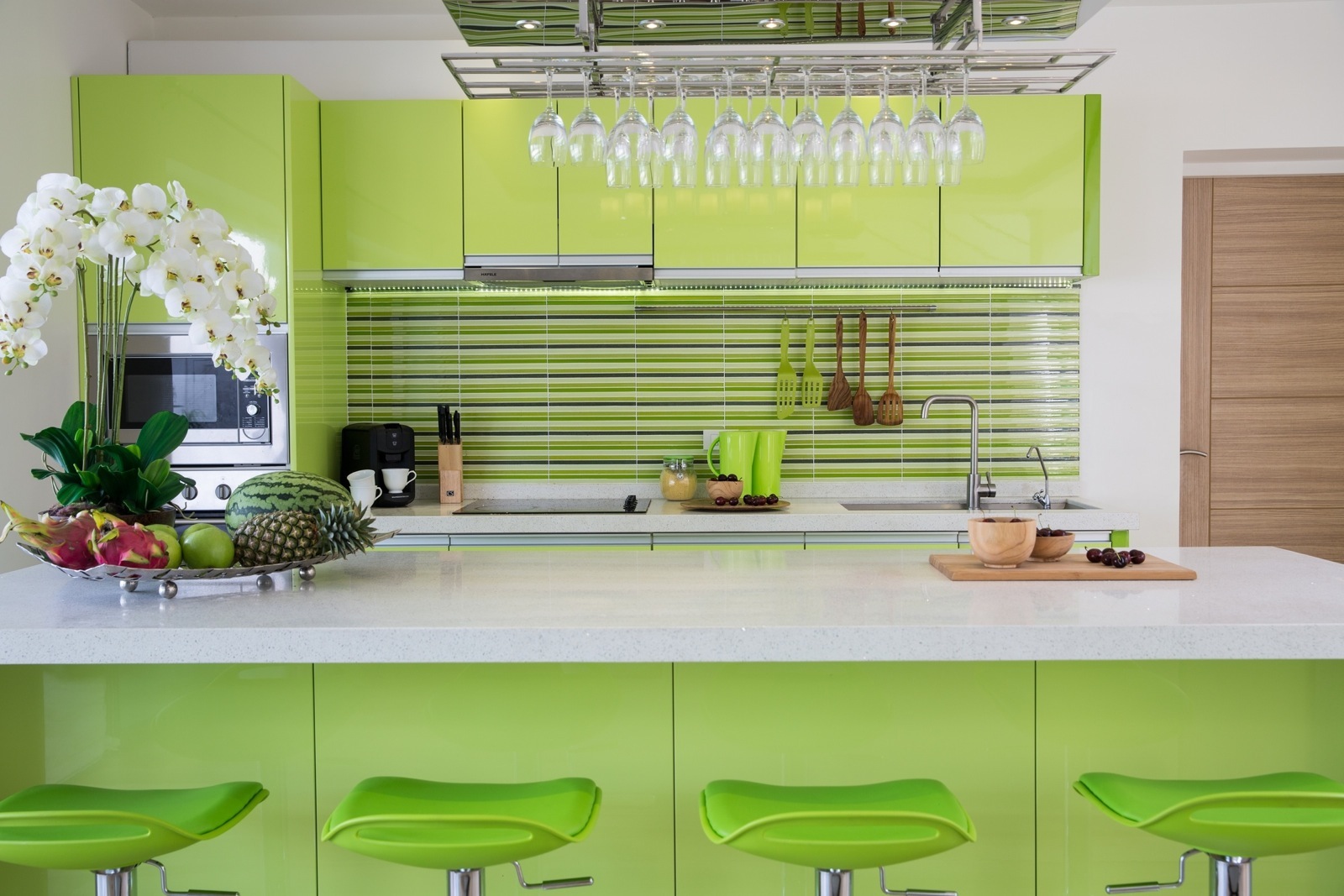 Villa Mojito – Beachside 5 Bedroom Pool Villa in Ban Tai for sale