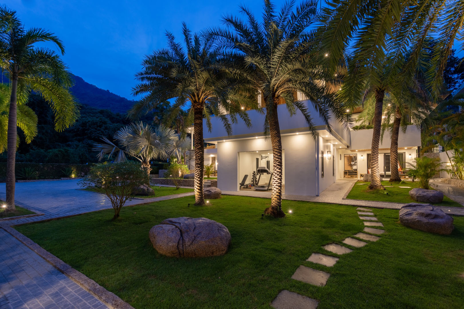 Villa Riverside – Luxury 5 Bedroom Balinese Tropical Retreat in Maenam for sale: Villa Riverside – Luxury 5 Bedroom Balinese Tropical Retreat in Maenam for sale