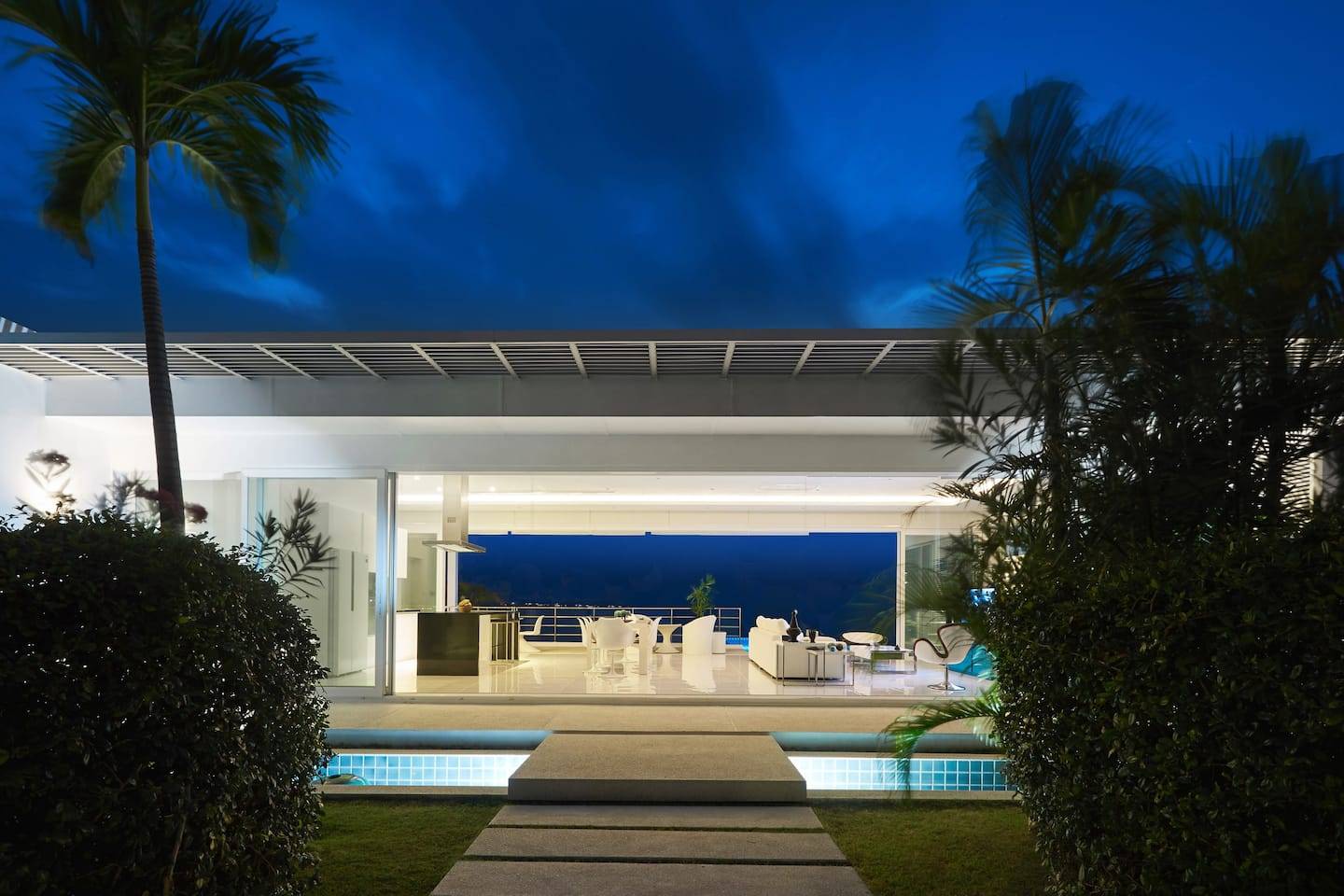 (SOLD) Luxury 4 bedroom Seaview Pool villa in Unique Residence for sale
