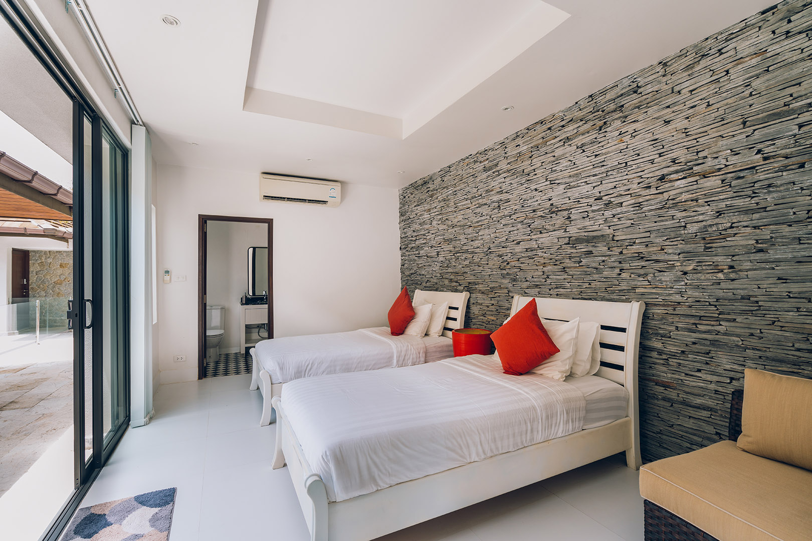 The Peak – Cliffside 5 Bedroom 6 Bathroom Seaview Villa in Bangpor for sale