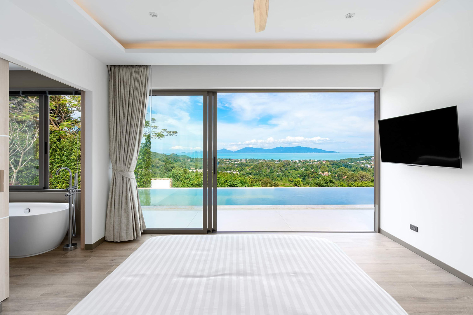 Sophisticated 3+1 Bedroom Seaview Pool Villa in Bophut for Sale