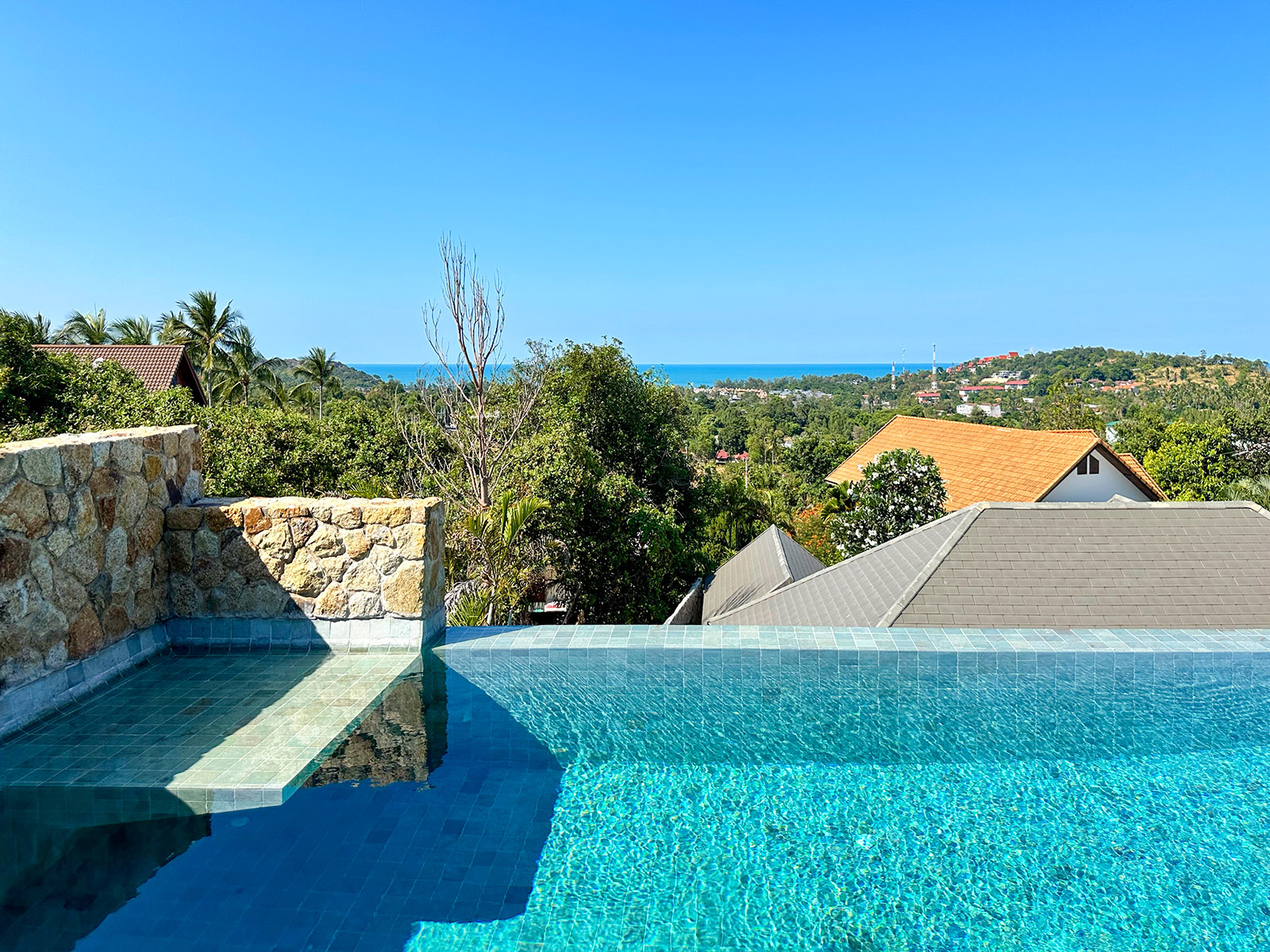 (PRICE REDUCED!) Contemporary 4 Bedroom Seaview Villa in Plai Laem for sale