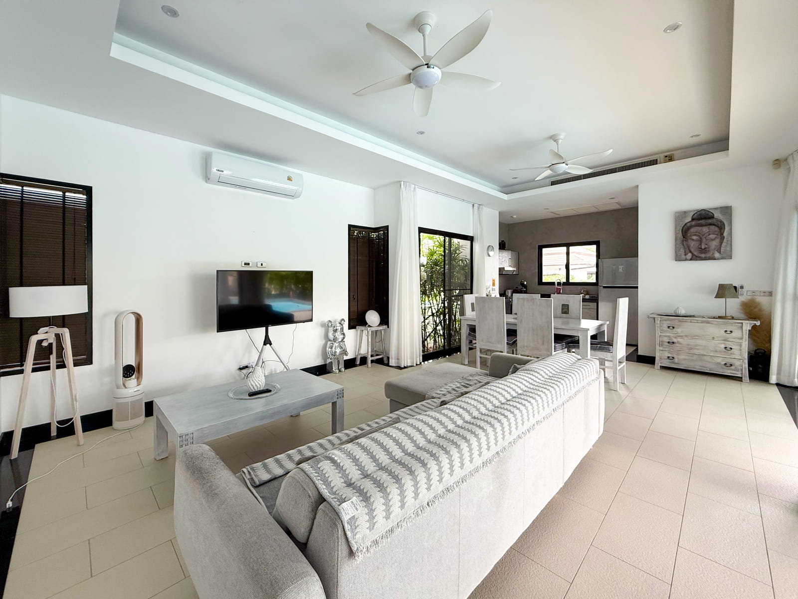 Villa Cannes - 2 Bedroom Garden Pool Villa in Horizon Villas for sale: 2 bedroom Villa Cannes for sale, parking