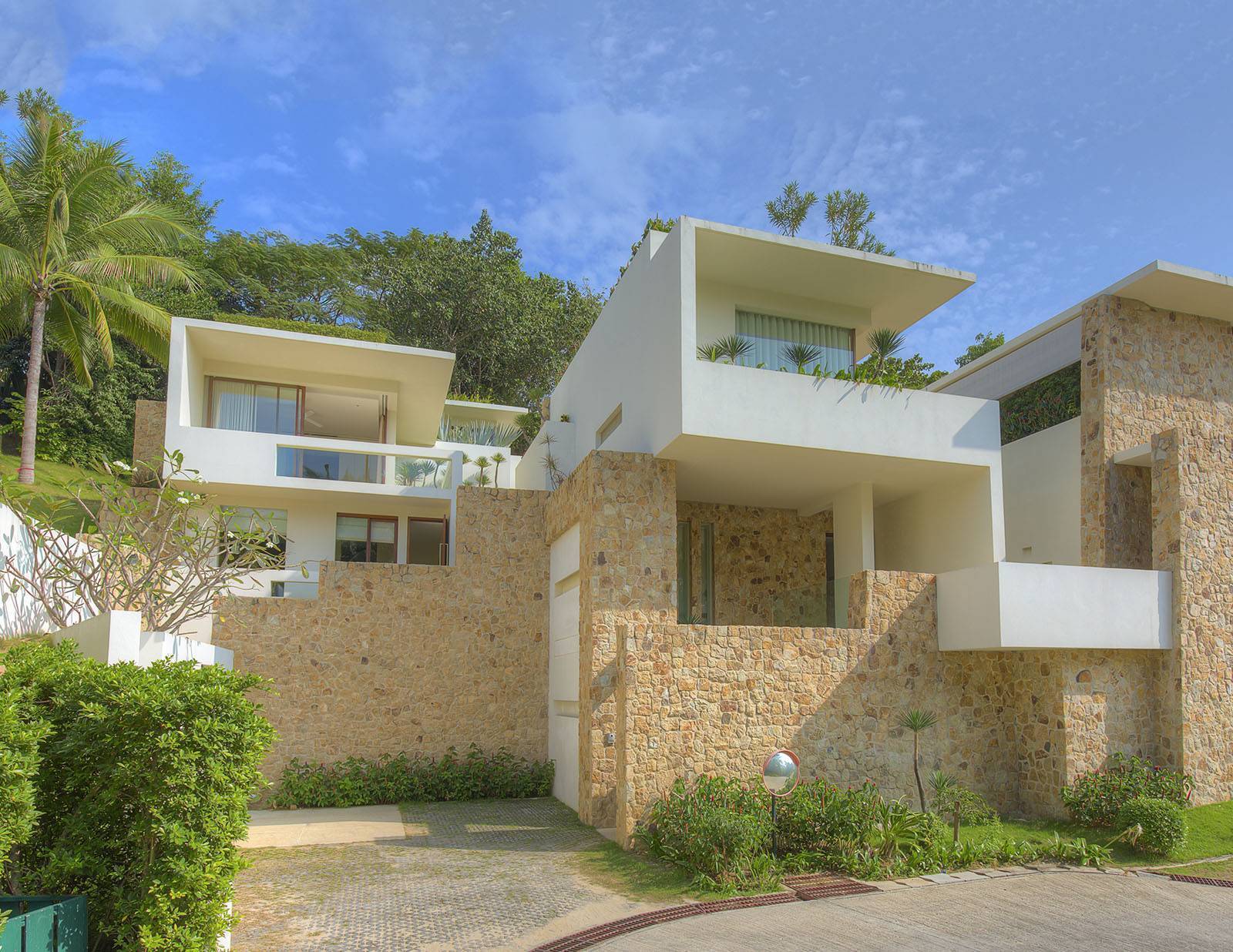 Luxury 3 Bedroom Pool Villa in Samujana for sale