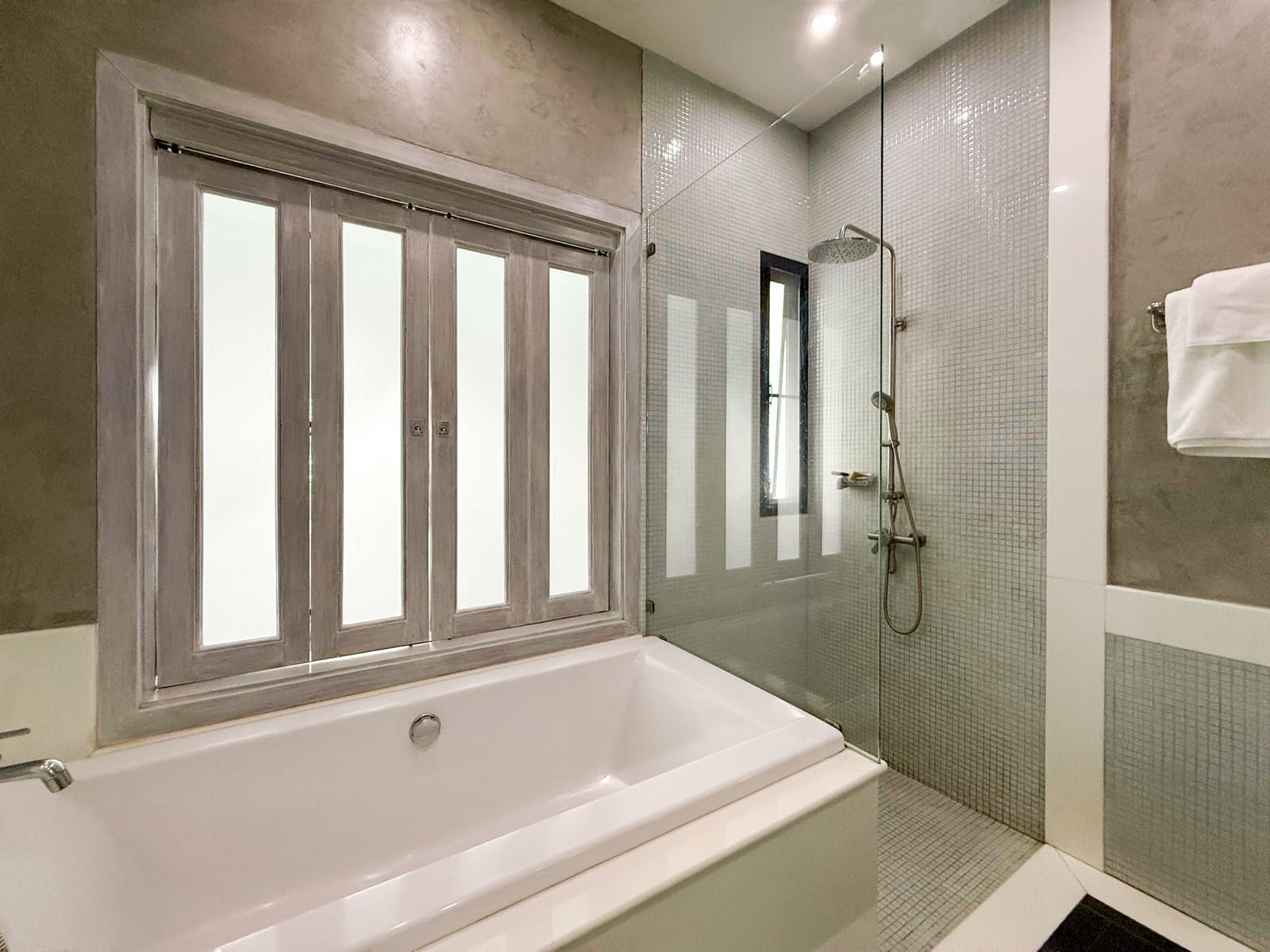 Villa Cannes - 2 Bedroom Garden Pool Villa in Horizon Villas for sale: 2 bedroom Villa Cannes for sale, parking