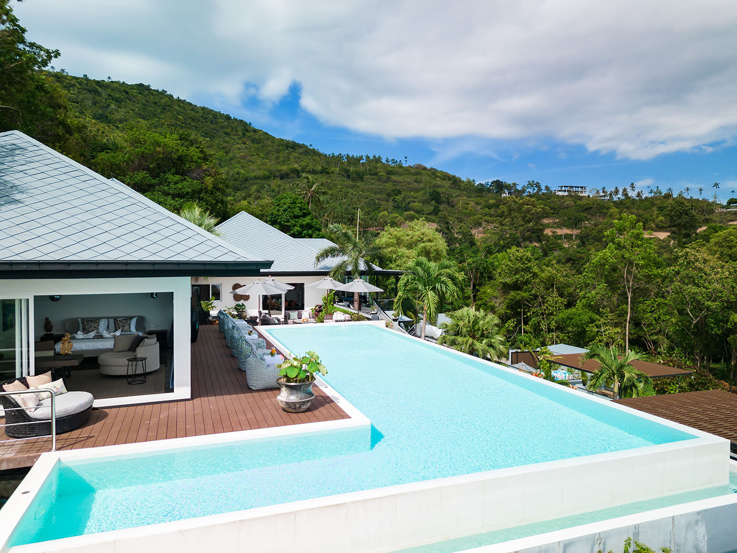 Substantial 9 Bedroom Seaview Pool Villa in Bang Makham for sale