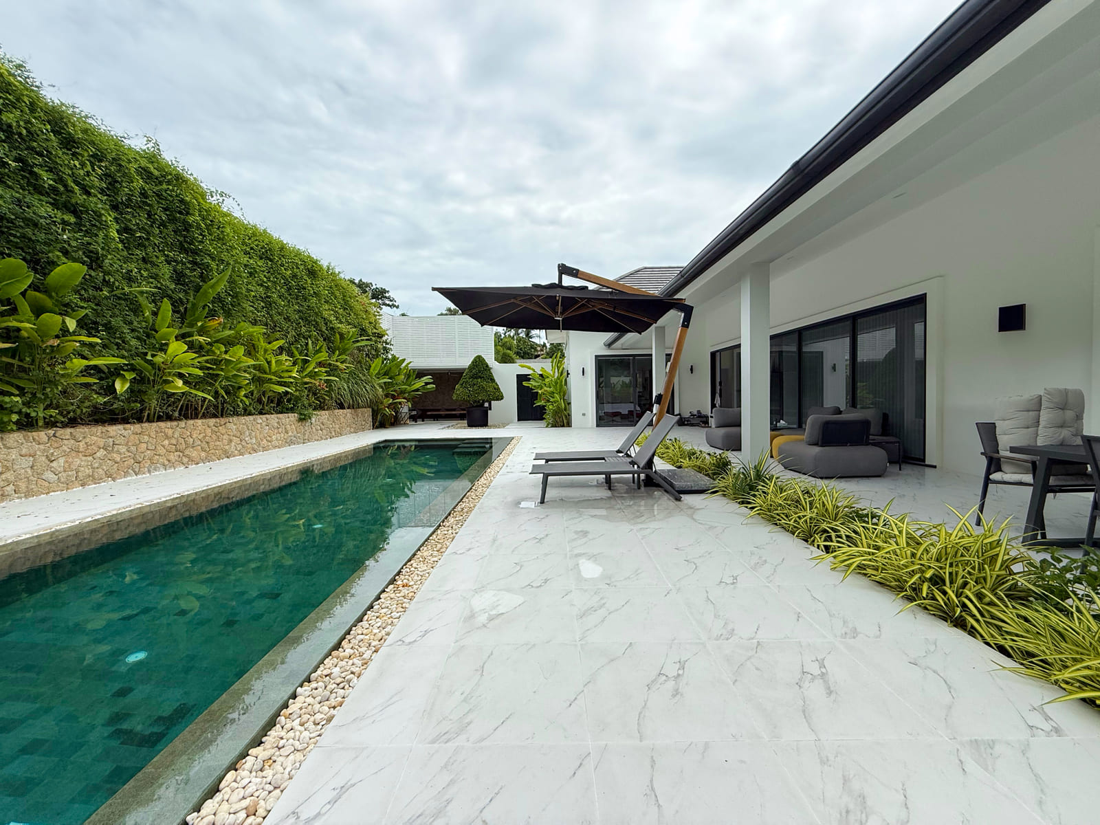 Tropical Balinese 4 Bedroom Garden Pool Villa in Maenam for Sale