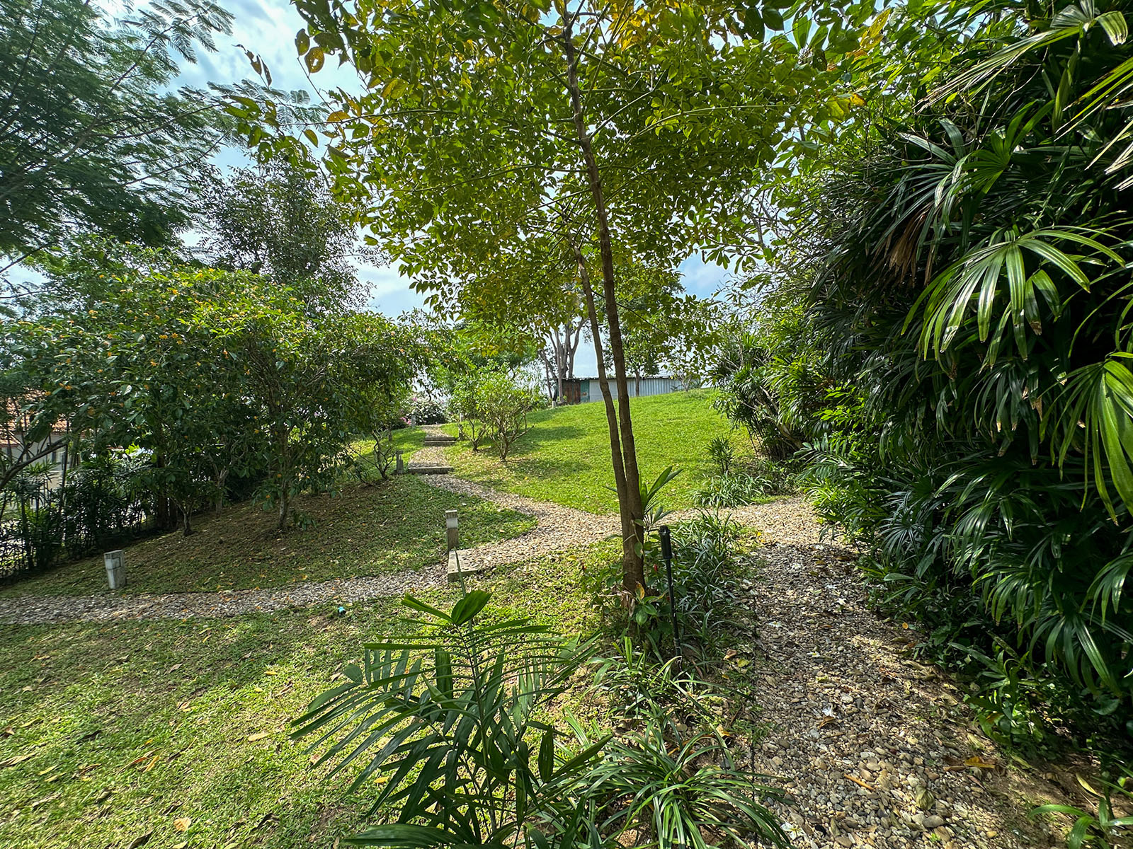 Multi-Building 8+1 Bedroom Seaview Pool Villa with Large Garden in Bang Makham for sale