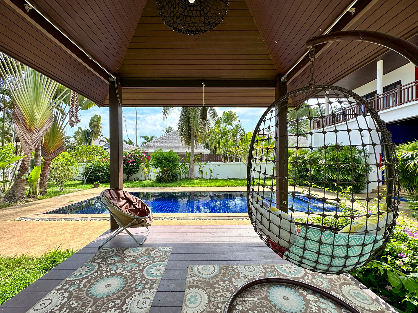 Comfortable 3 Bedroom Garden Pool Villa with 800 sqm land in Maenam for sale