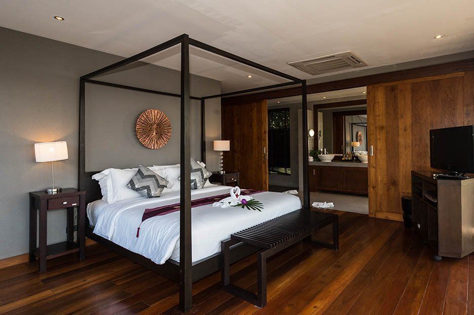 Suralai Villa - Modern Thai 6 Bedroom Seaview Pool Villa in Bophut for sale