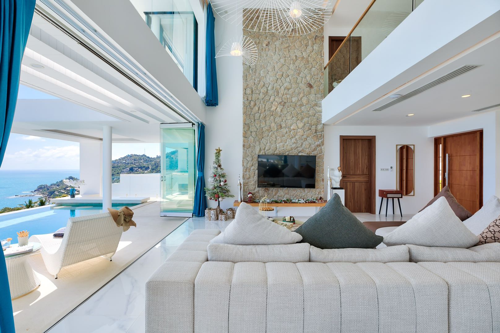 The Wave 2 - Urbane 5 Bedroom Seaview Pool Villa in Chaweng Noi for sale