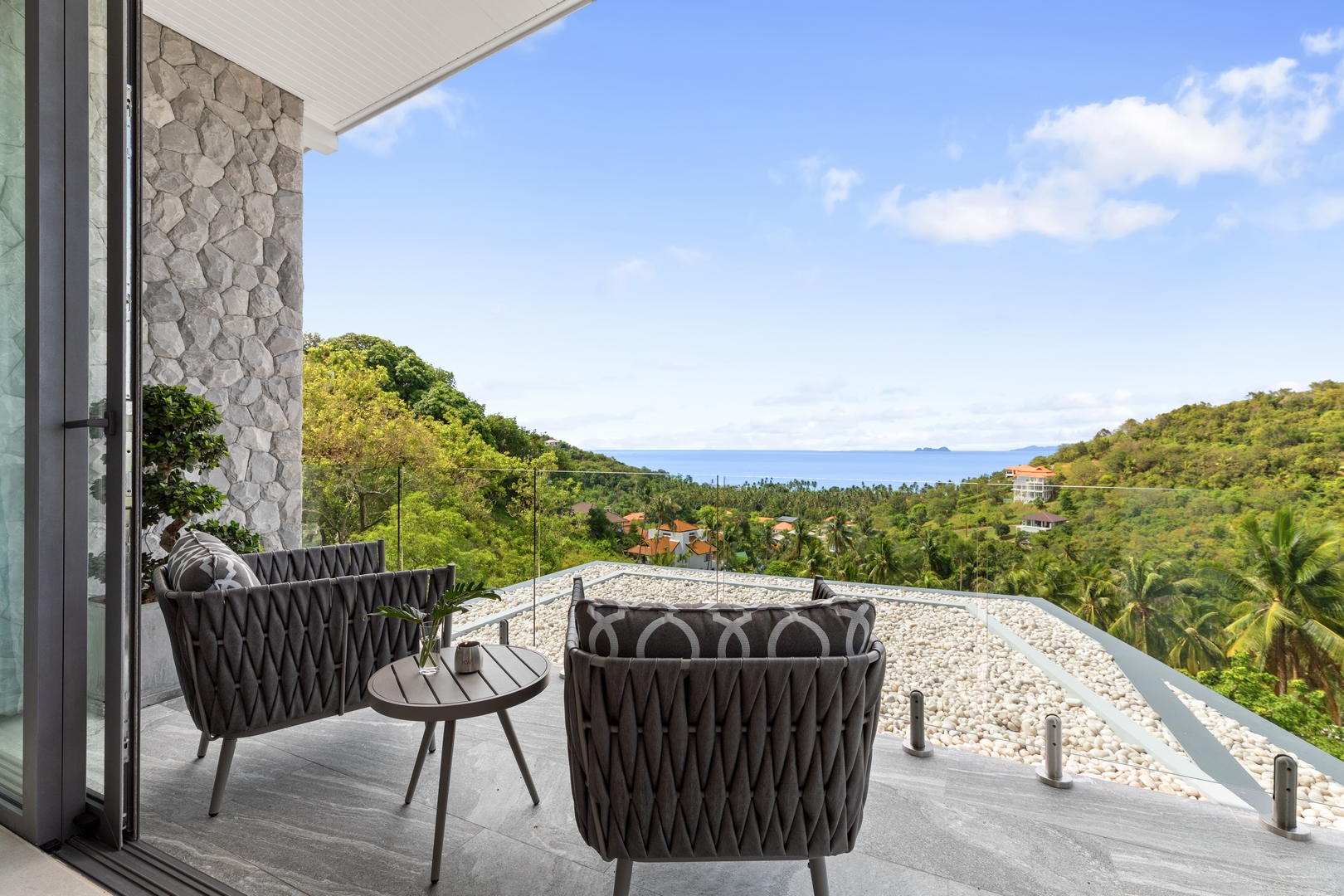 KW Villa – Luxurious 5 Bedroom Seaview Pool Villa in Bangpor for sale