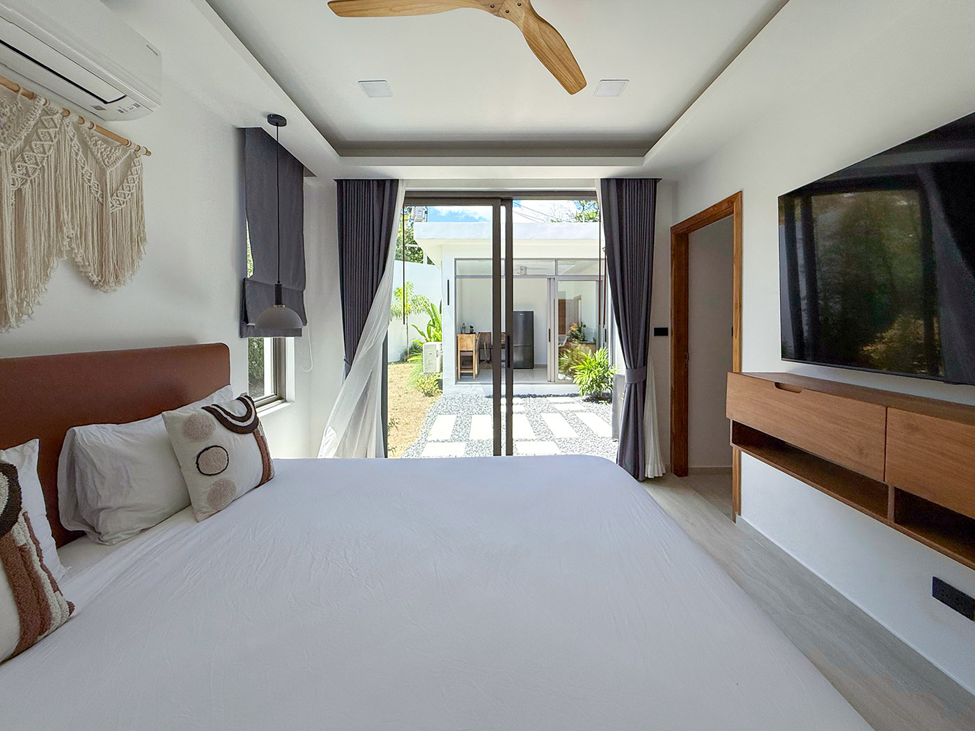 Villa Acacia  - Premium 5 Bedroom Mountain View Pool Villa + 2 Development Plots in Lamai for Sale