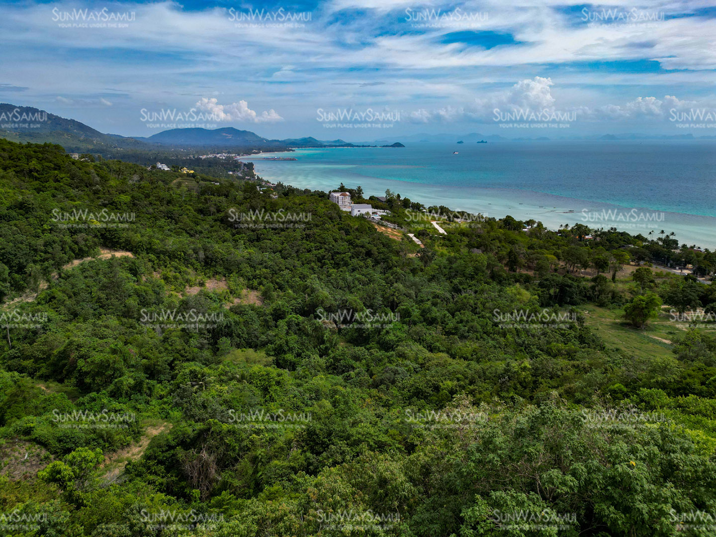 Last Affordable 1000 sqm Seaview Land in Laem Yai for sale: Presenting one of the last and most attractively priced land plots in this high-demand area. Positioned on a gentle hilltop with stunning panoramic sea views, this plot features a straightforward rectangular shape with direct top access, a well-constructe