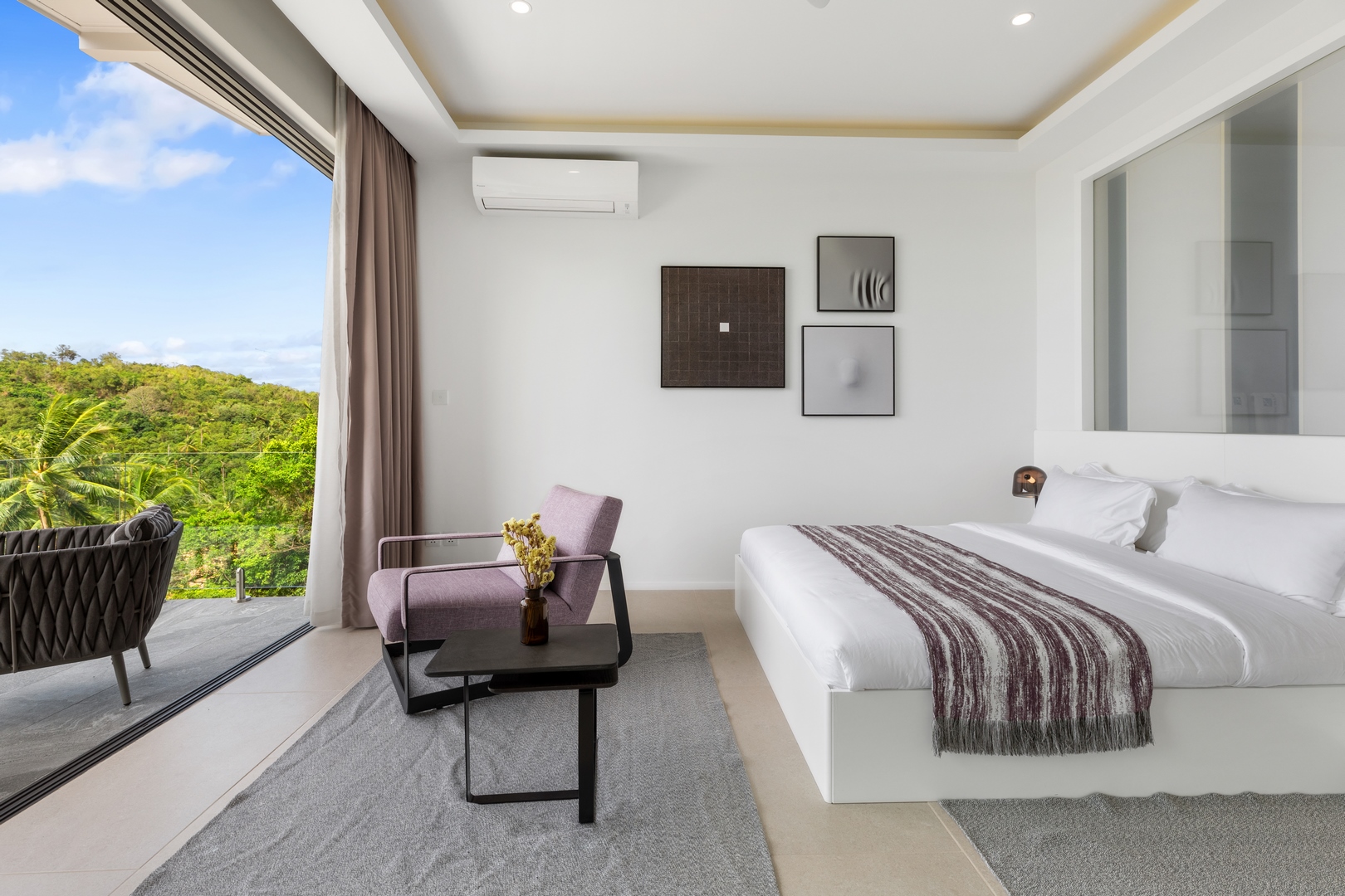 KW Villa – Luxurious 5 Bedroom Seaview Pool Villa in Bangpor for sale