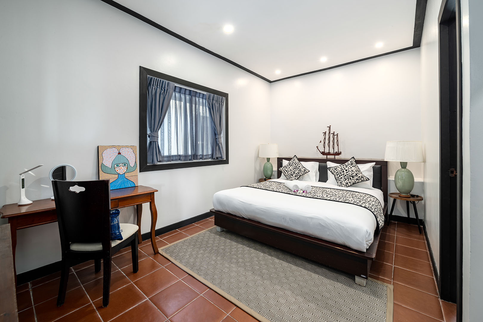 Substantial 9 Bedroom Seaview Pool Villa in Bang Makham for sale