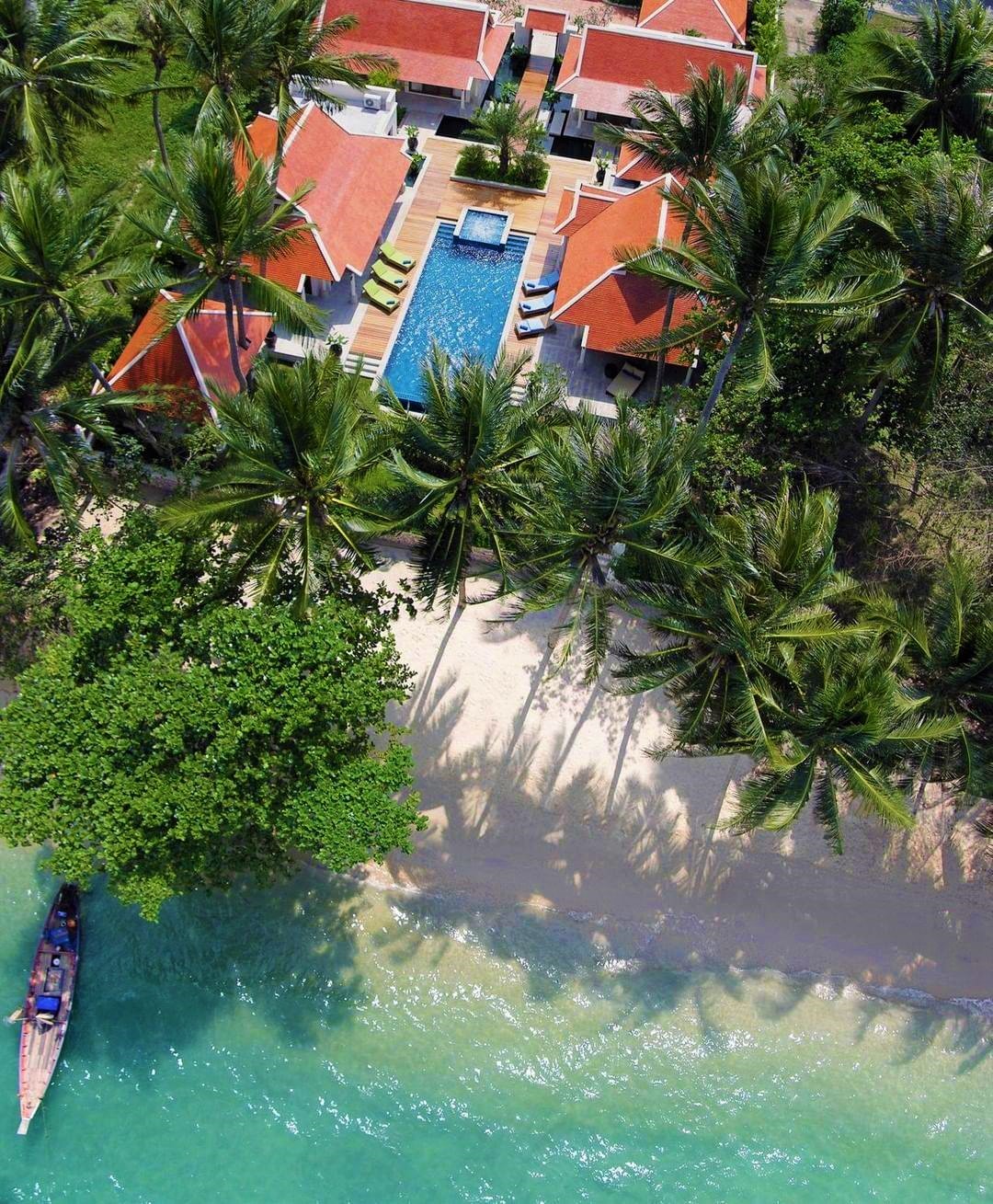 Baan Chom Talay - Classic 5 Bedroom Beachfront Villa in Lipa Noi for sale