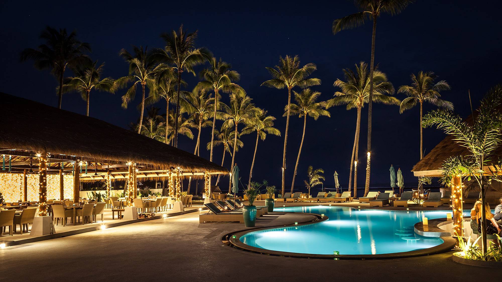 (SOLD) Tropical 4-bedroom beachside villa for sale in Hua Thanon