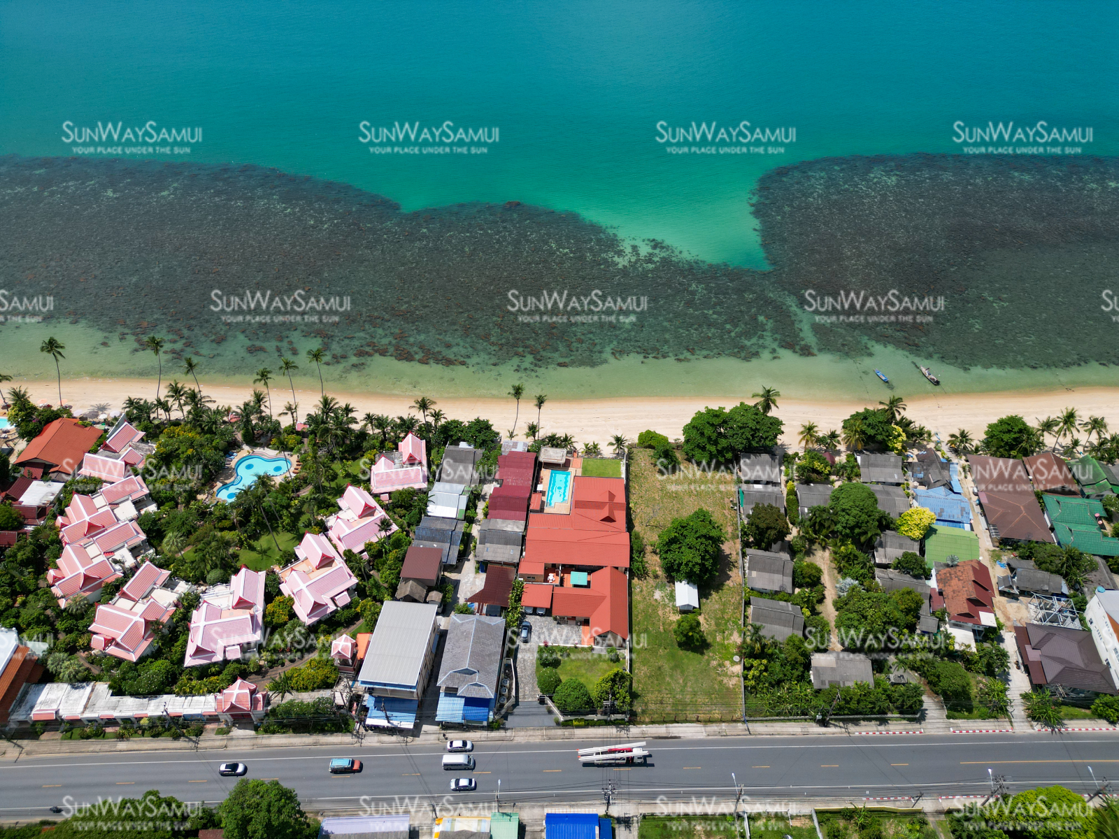 Rare Opportunity 9-Bedroom Beachfront Villa with Redevelopment Potential in Bangpor: Rare Opportunity 9-Bedroom Beachfront Villa with Redevelopment Potential in Bangpor