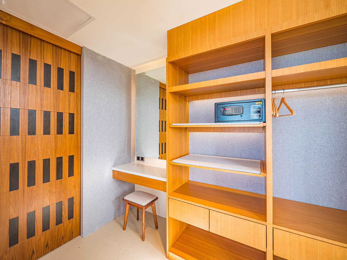 (PRICE REDUCED!) Darika Residence B5 - Dazzling 4 Bedroom Seaview Pool Villa in Bang Por for sale