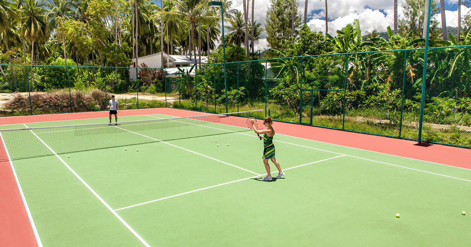 Tropical 4-bedroom Beachside villa with Rooftop Terrace in Hua Thanon for sale