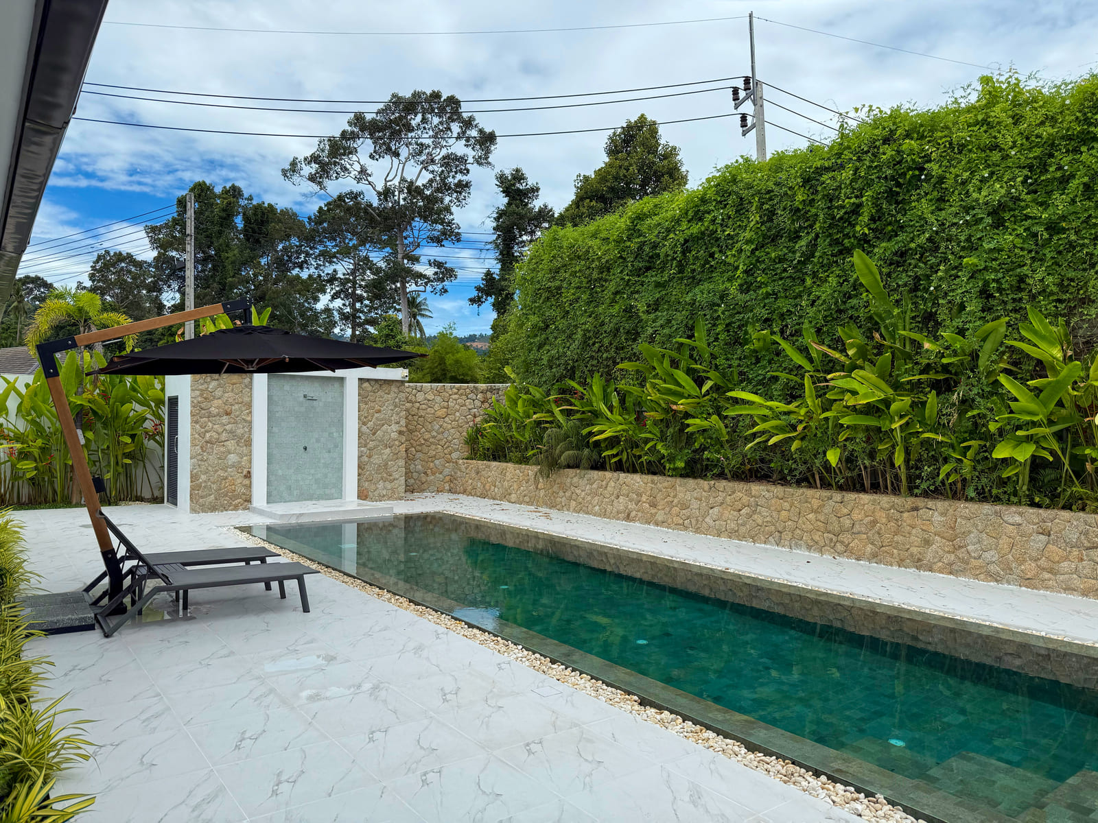 Tropical Balinese 4 Bedroom Garden Pool Villa in Maenam for Sale