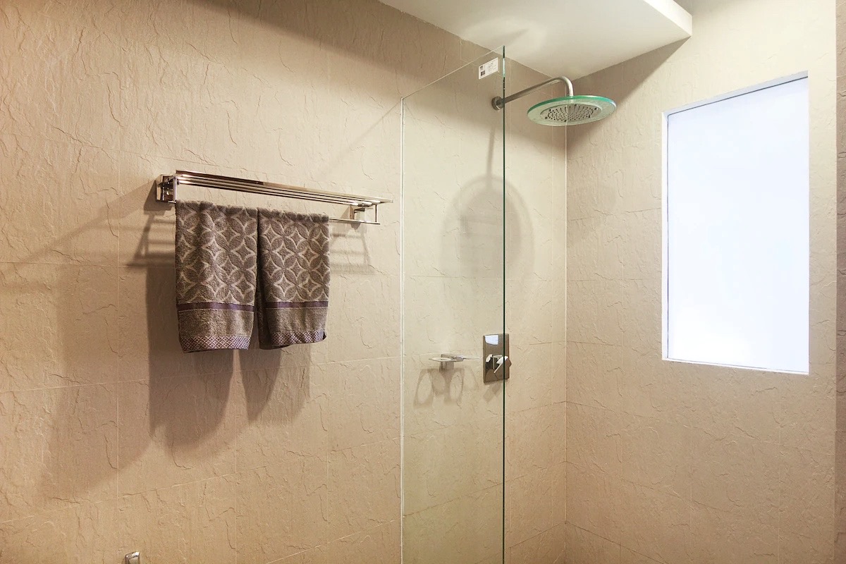 (SOLD) Emerald Condominium – Studio Unit Beachside Condo in Plai Laem for sale