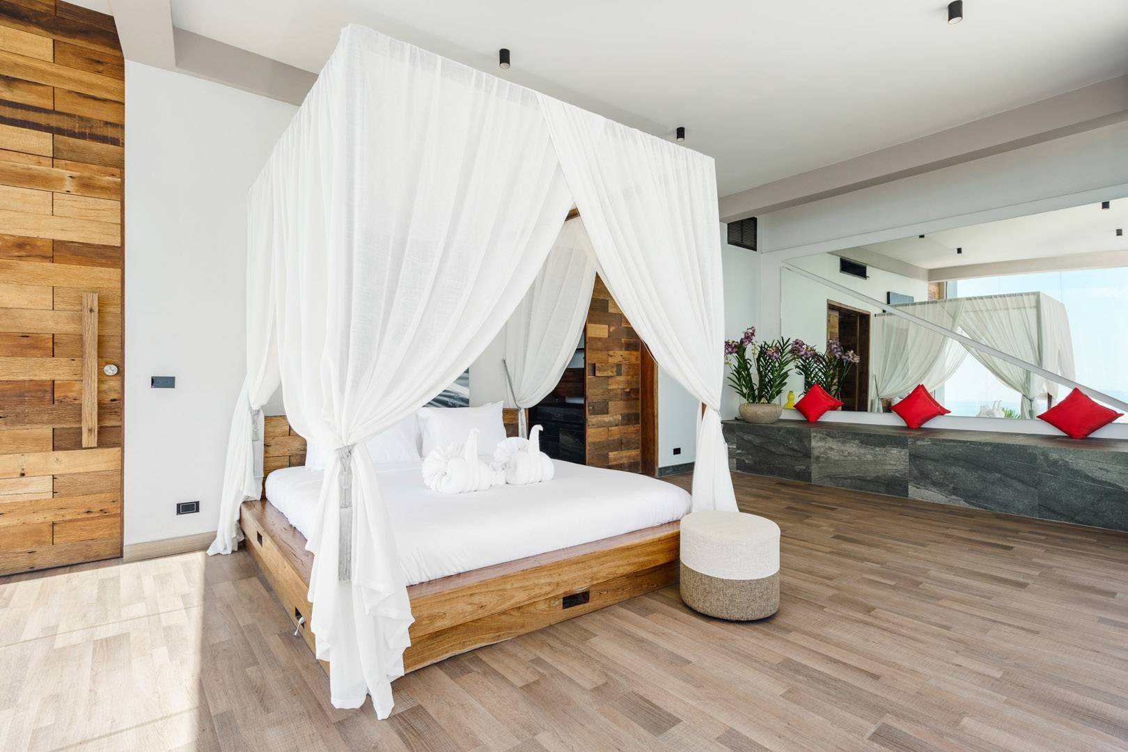 Villa Amaze – The Most Iconic Seaview Villa in Chaweng Noi for sale