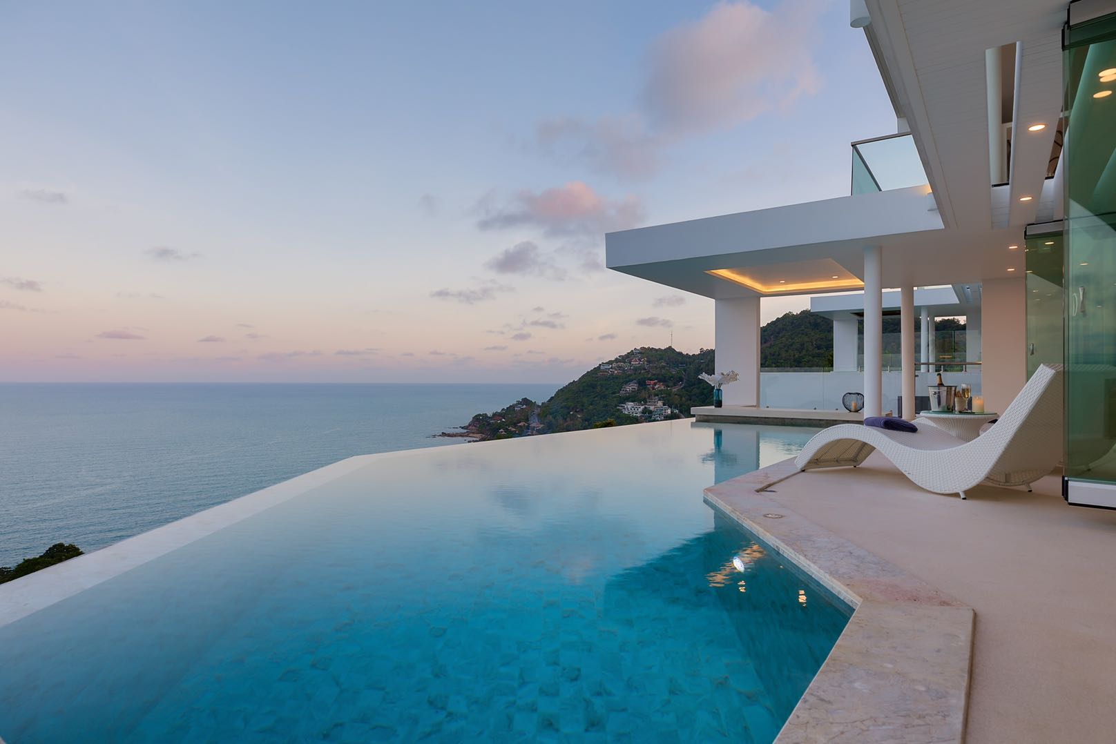 The Wave 2 - Urbane 5 Bedroom Seaview Pool Villa in Chaweng Noi for sale