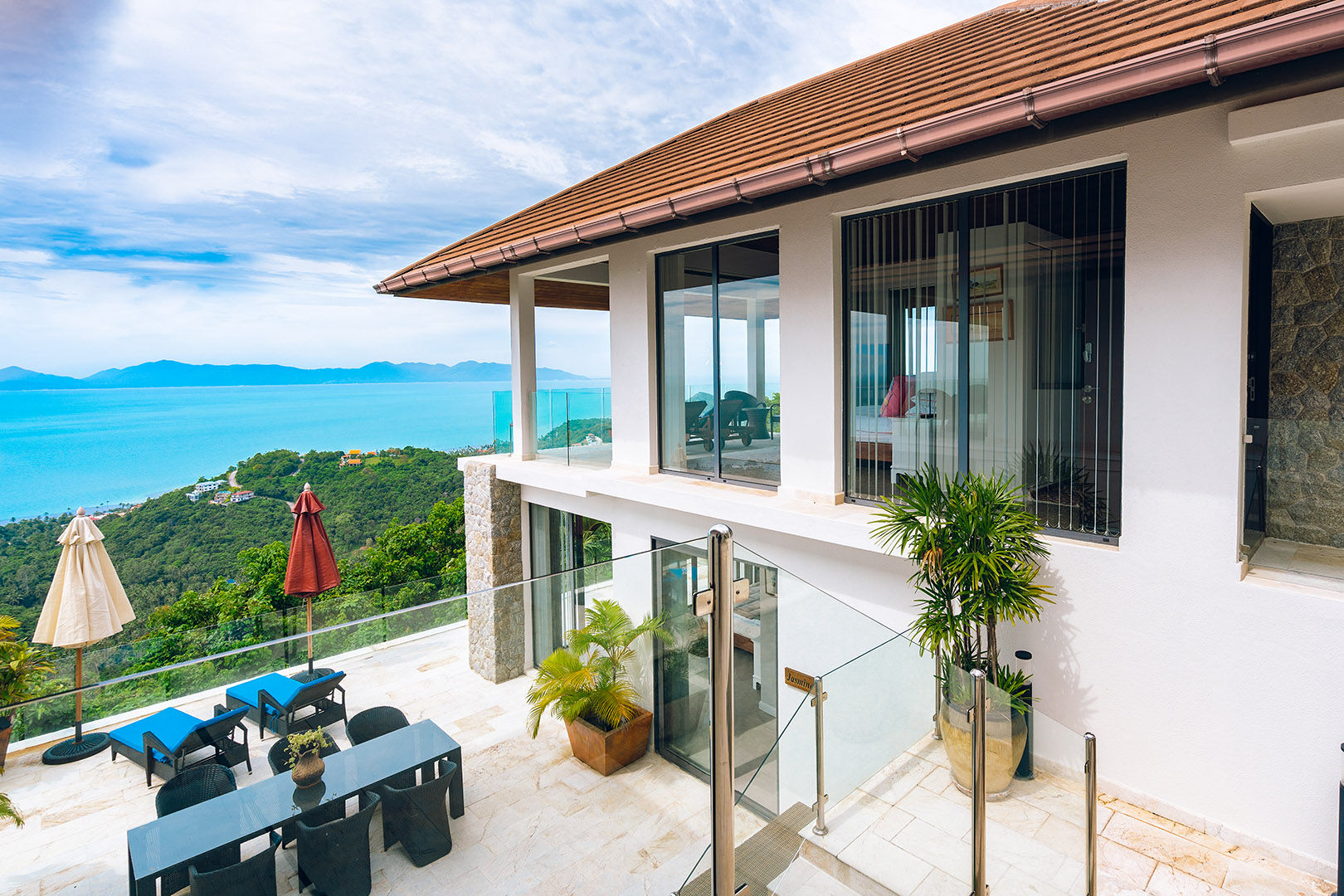 The Peak – Cliffside 5 Bedroom 6 Bathroom Seaview Villa in Bangpor for sale