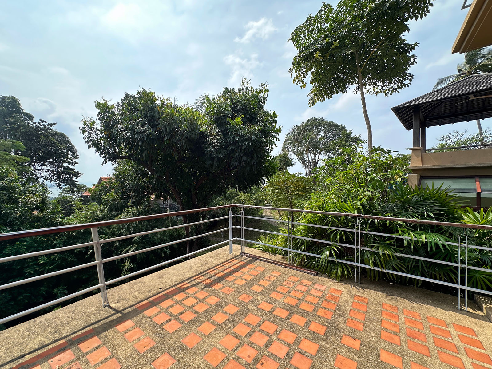 Multi-Building 8+1 Bedroom Seaview Pool Villa with Large Garden in Bang Makham for sale