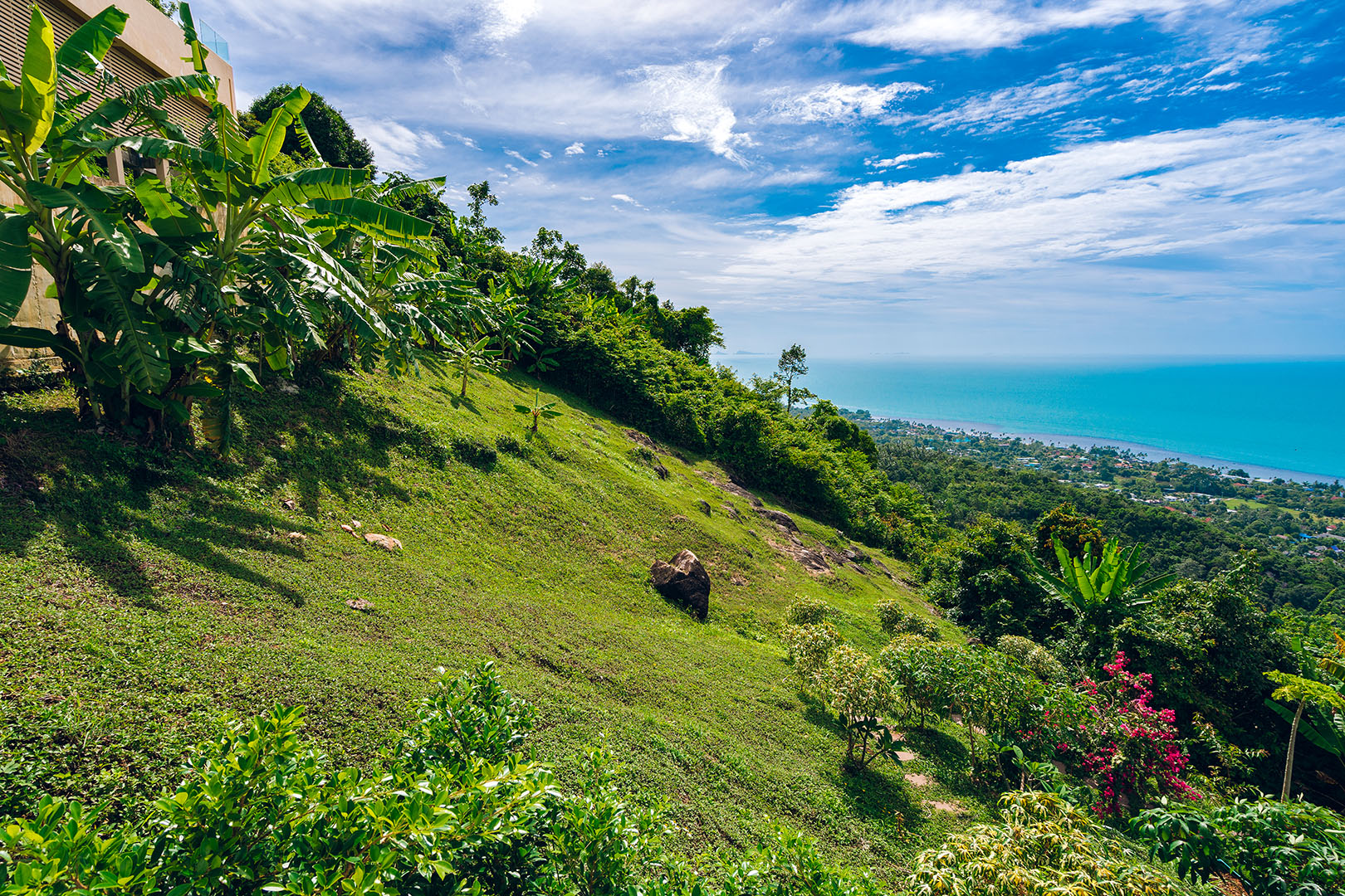 The Peak – Cliffside 5 Bedroom 6 Bathroom Seaview Villa in Bangpor for sale
